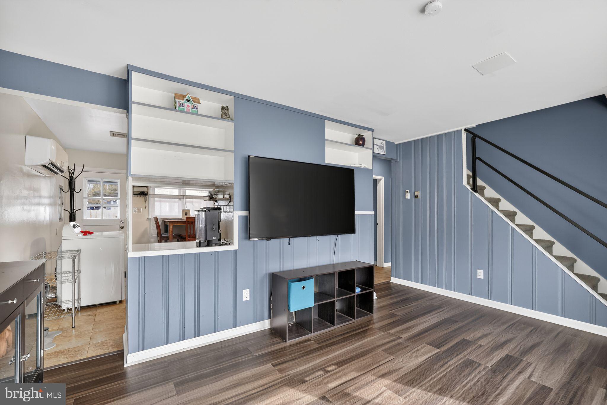 POTTSGROVE MANOR - Residential