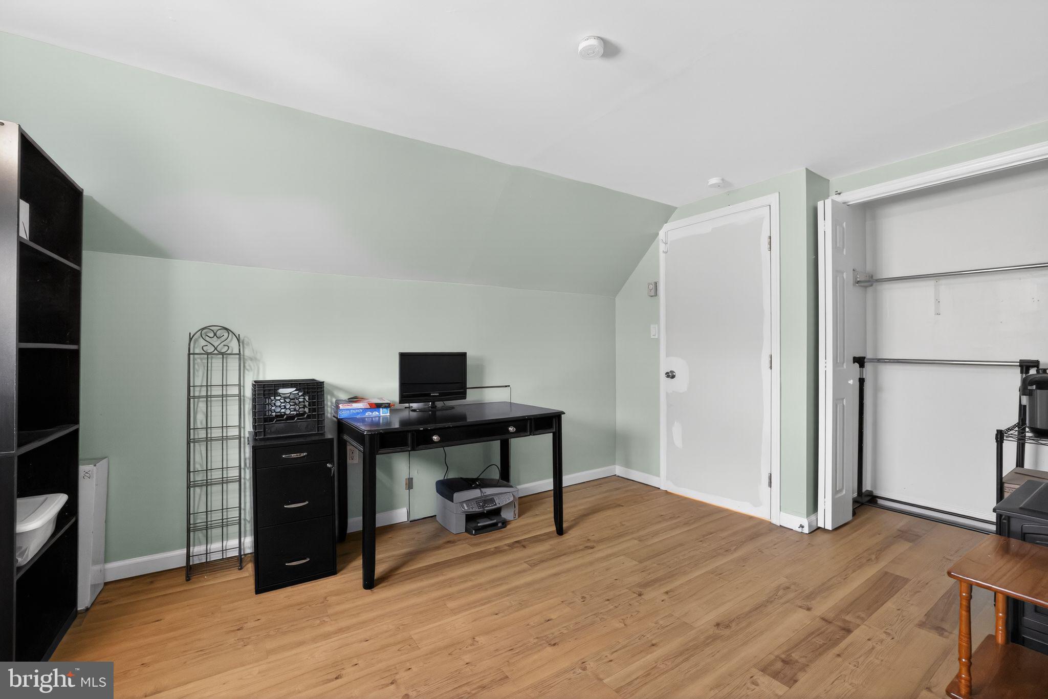 POTTSGROVE MANOR - Residential