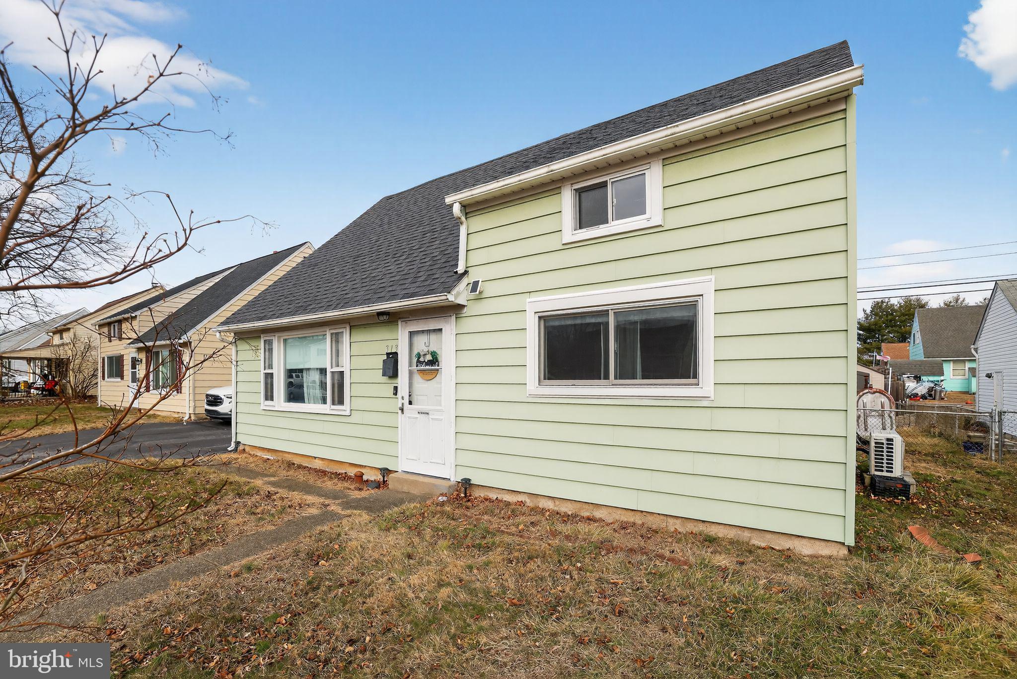 POTTSGROVE MANOR - Residential