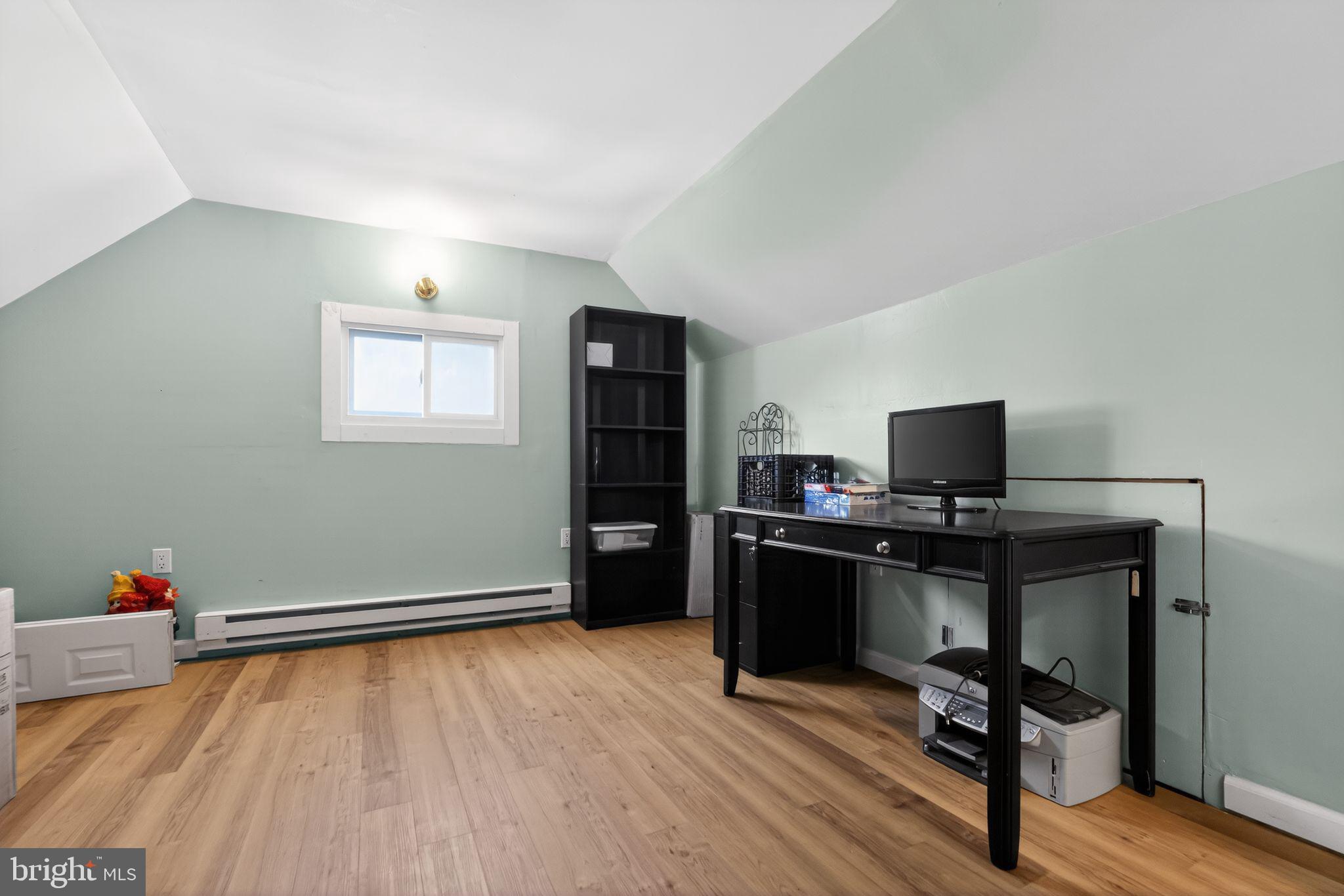 POTTSGROVE MANOR - Residential