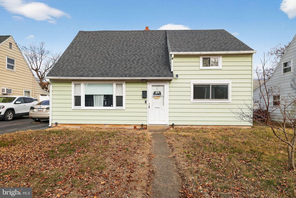 Photo of 313 W Walnut Street, POTTSTOWN, PA 19464 (MLS # PAMC2165734)