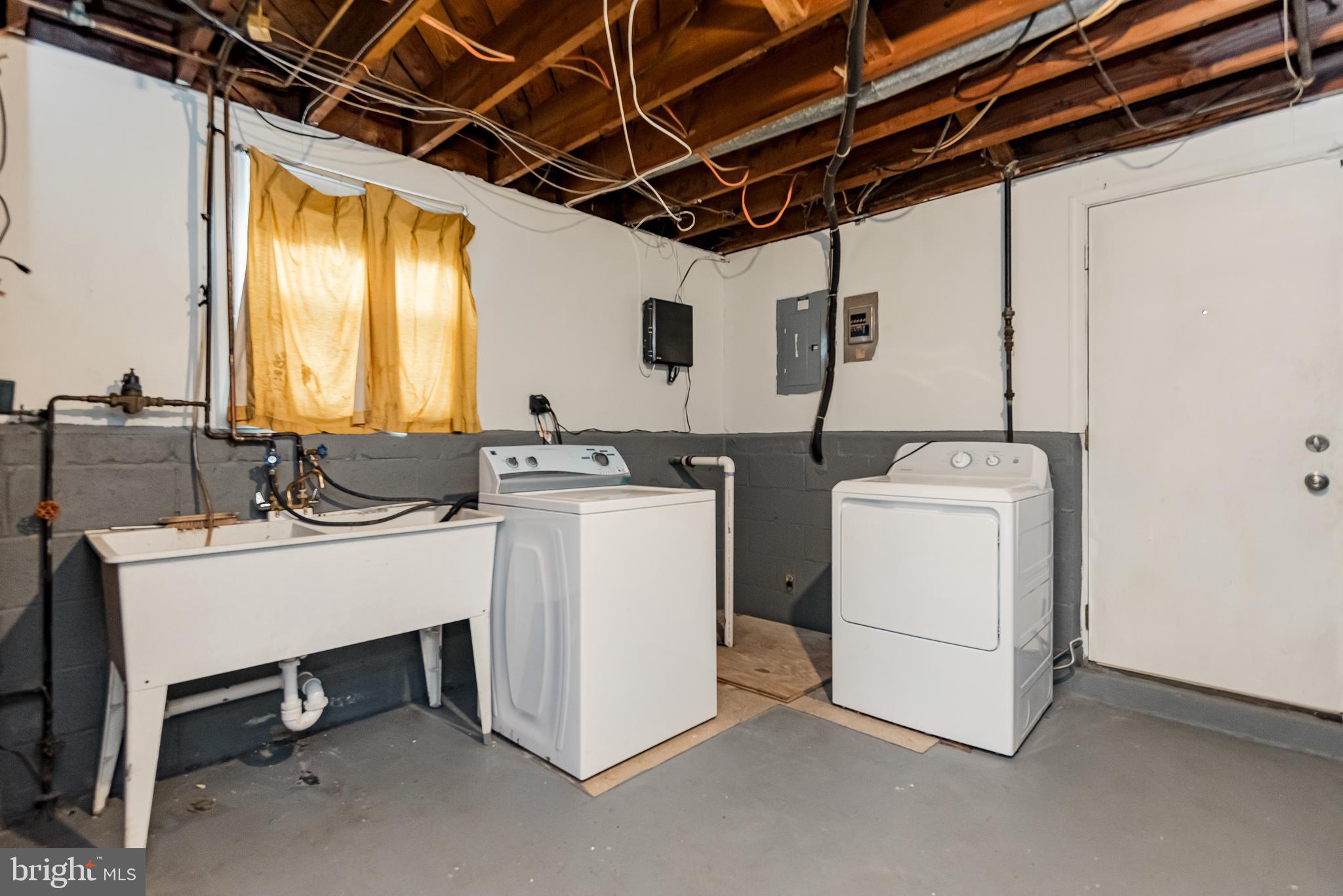 TEN ACRES - Residential