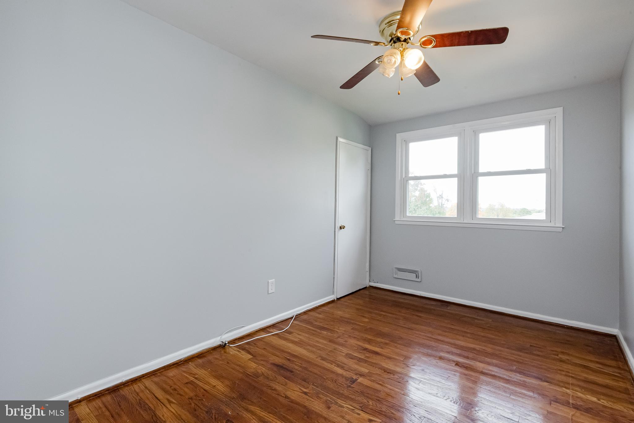 TEN ACRES - Residential