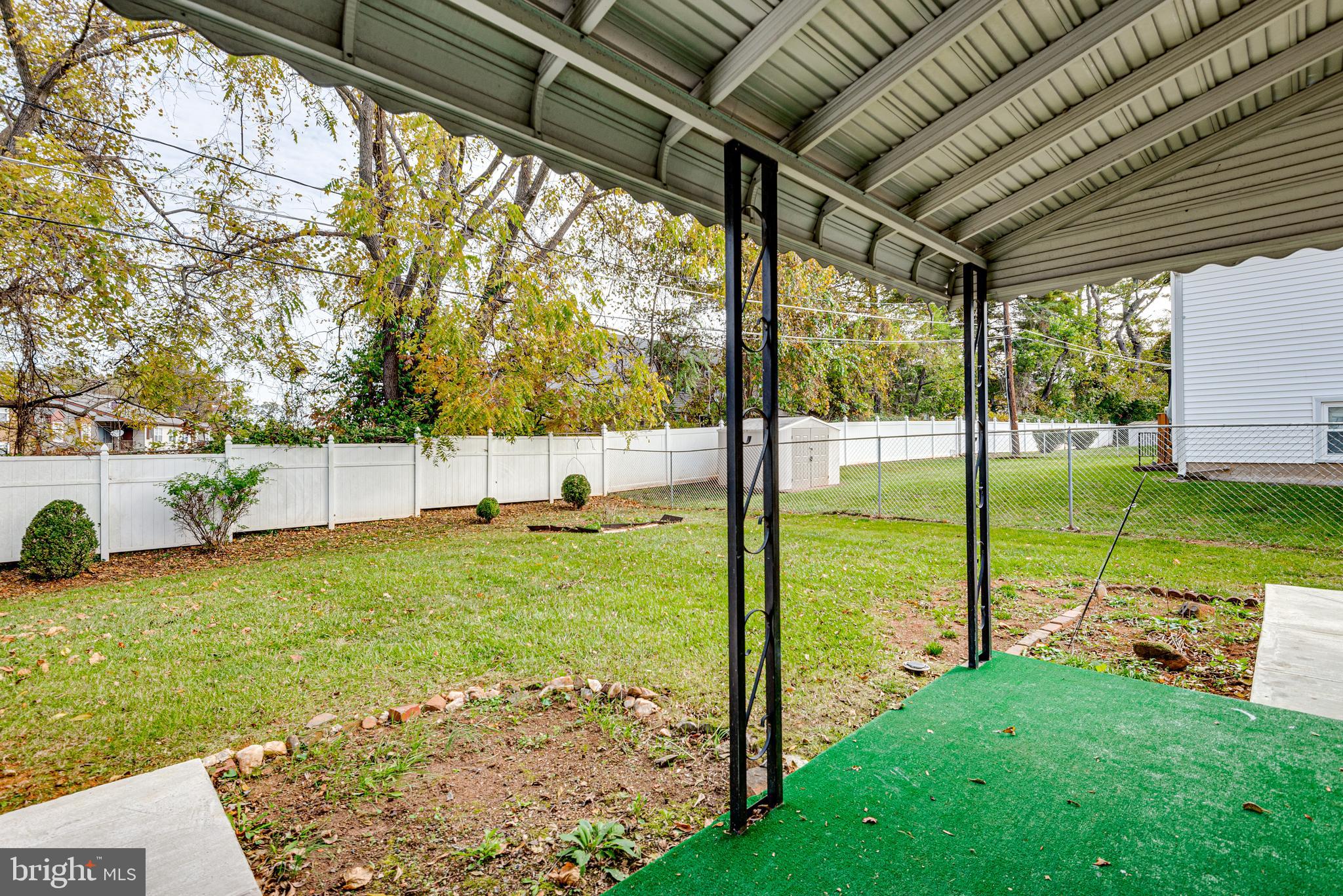 TEN ACRES - Residential