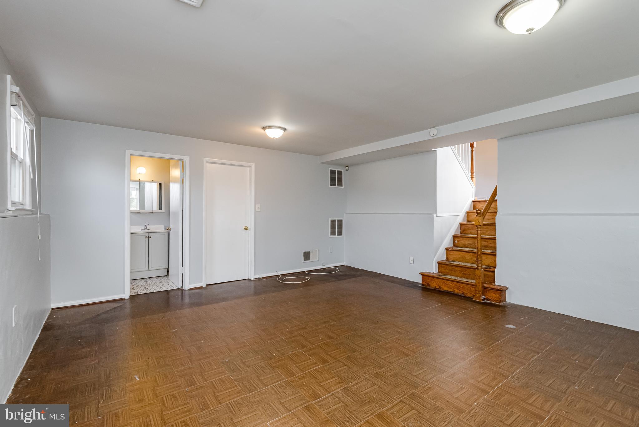 TEN ACRES - Residential