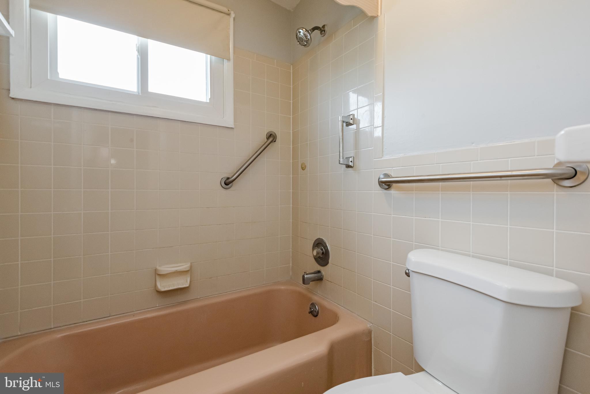 TEN ACRES - Residential