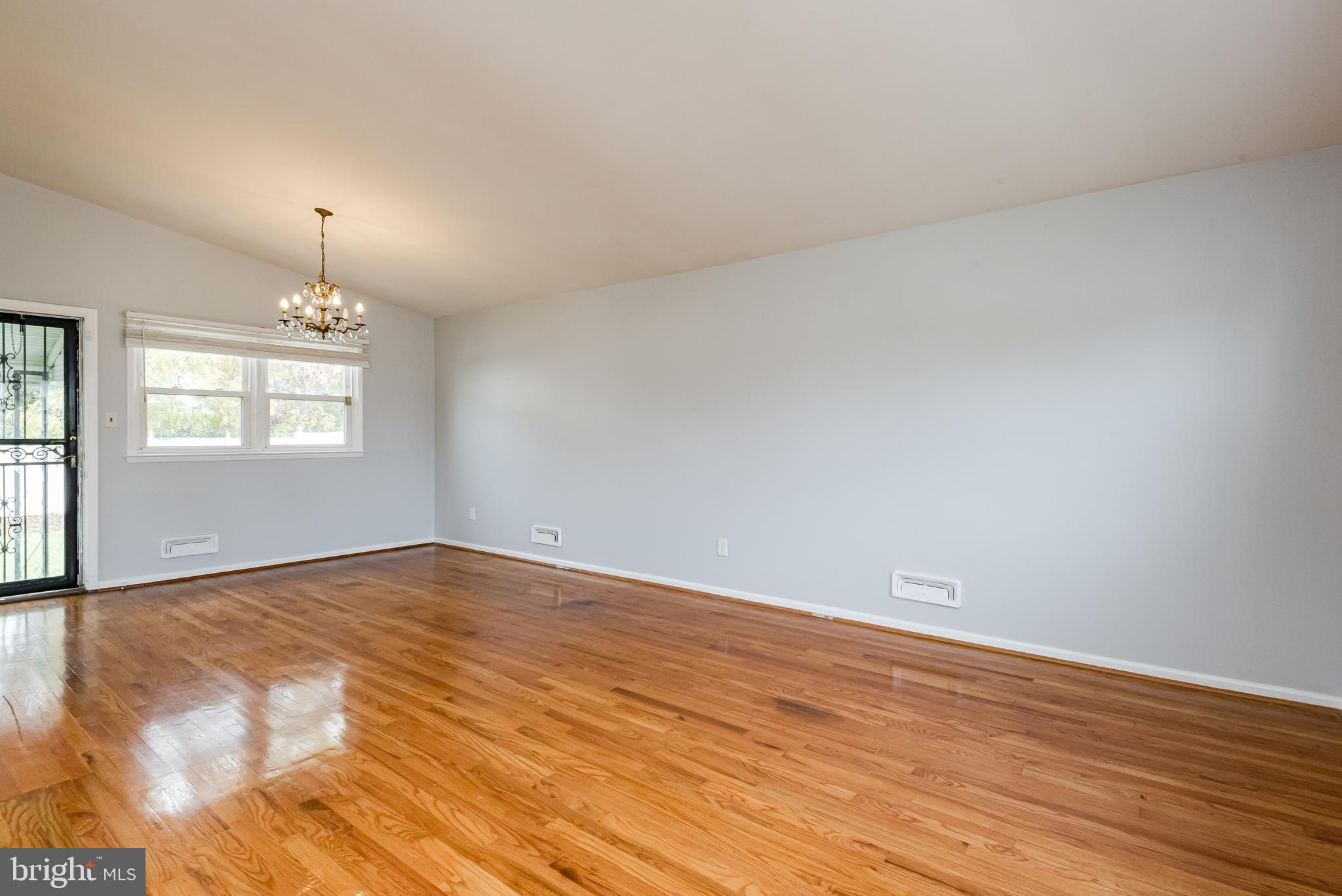 TEN ACRES - Residential