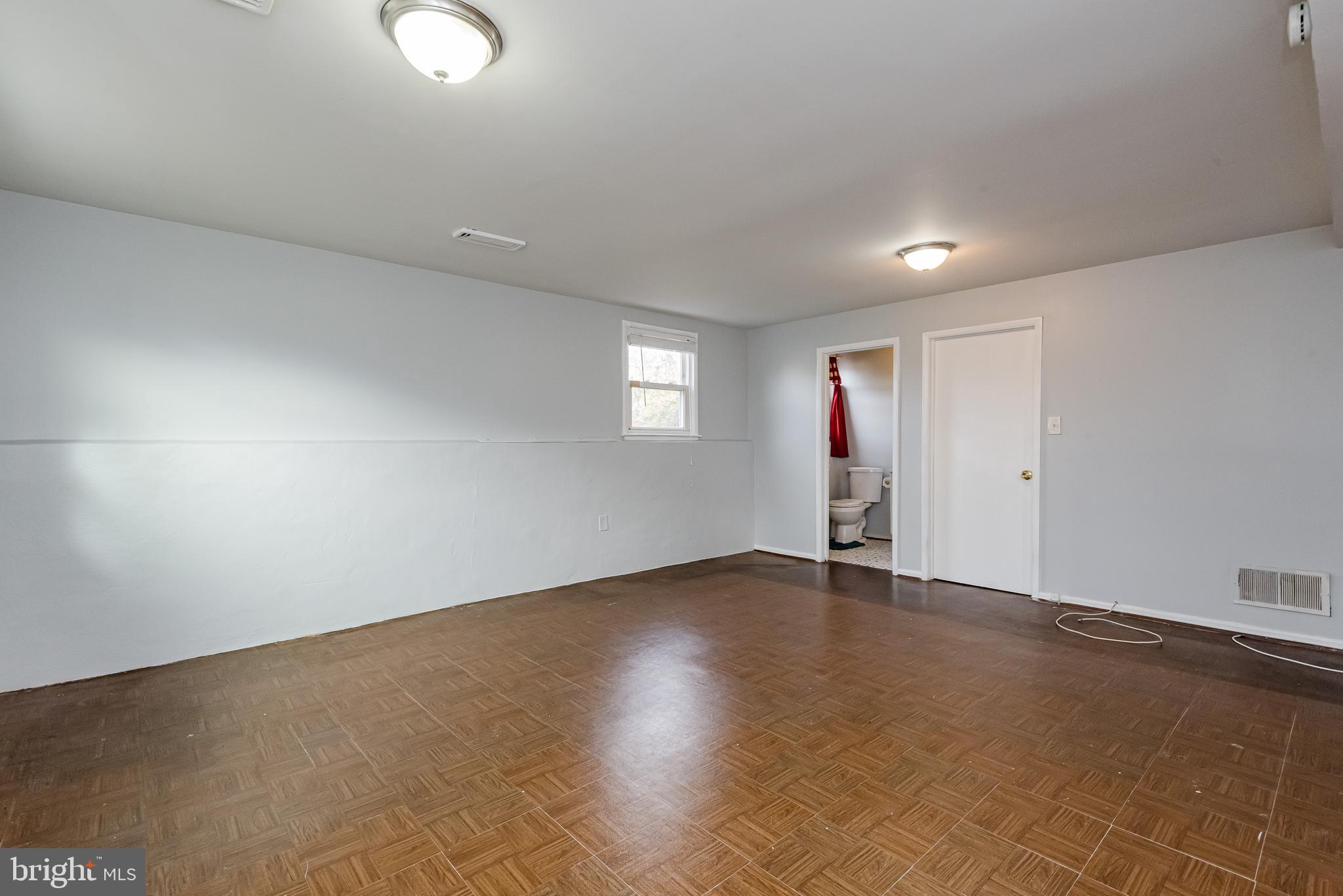 TEN ACRES - Residential