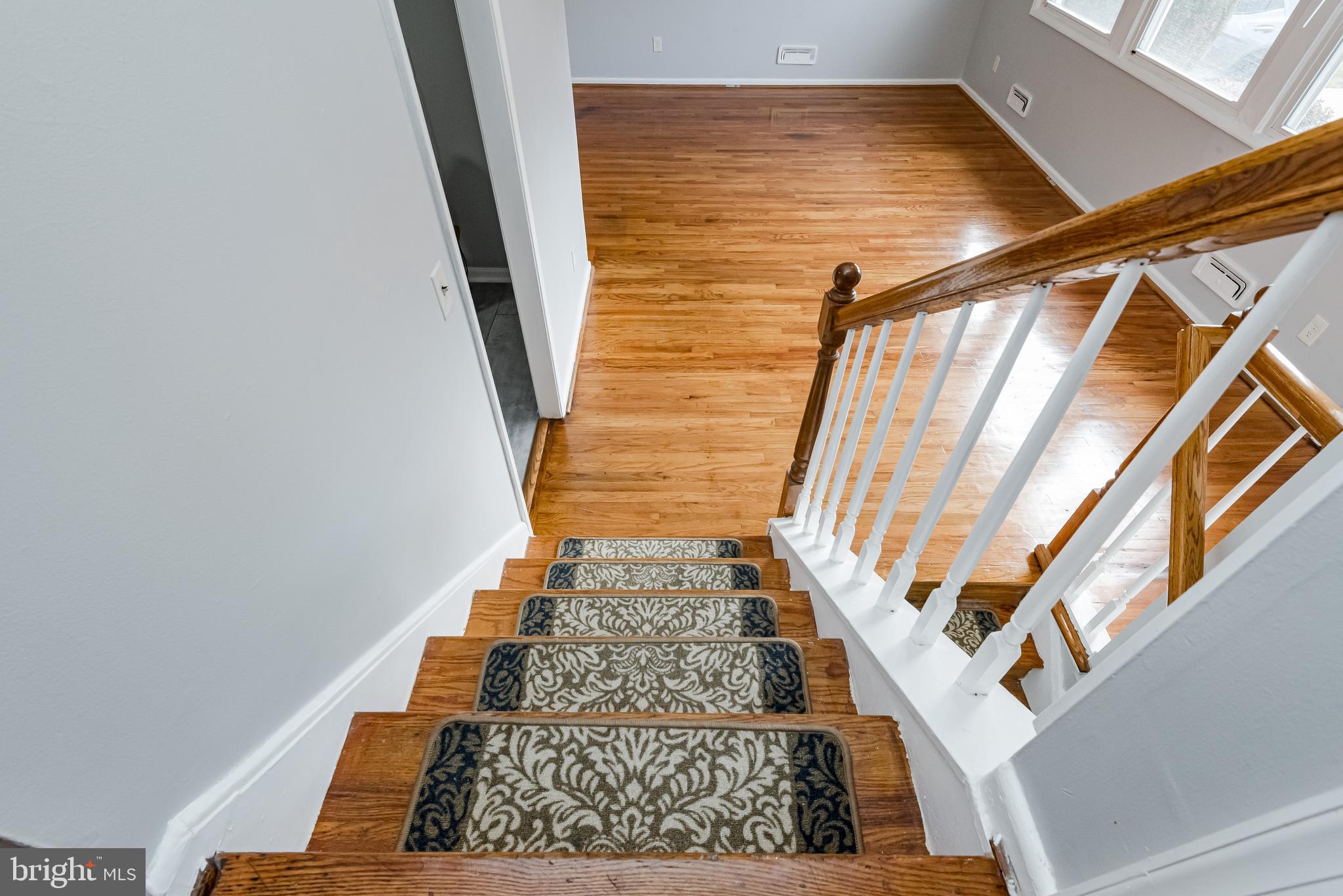 TEN ACRES - Residential