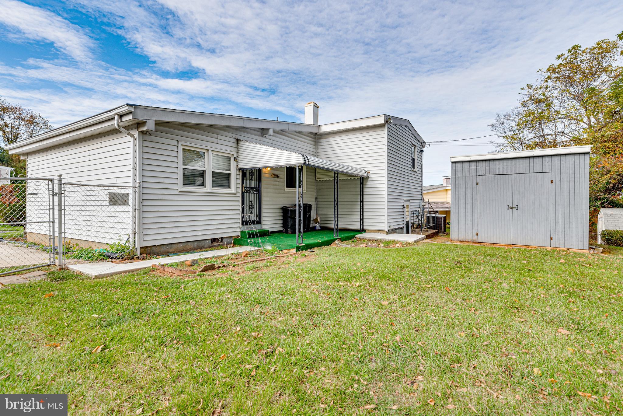 TEN ACRES - Residential