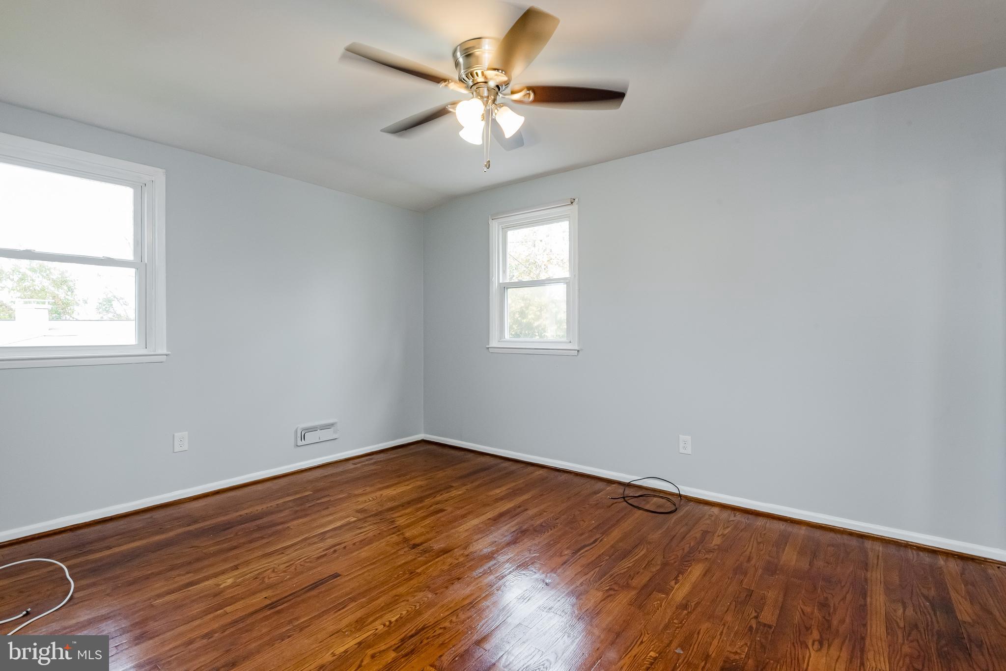 TEN ACRES - Residential