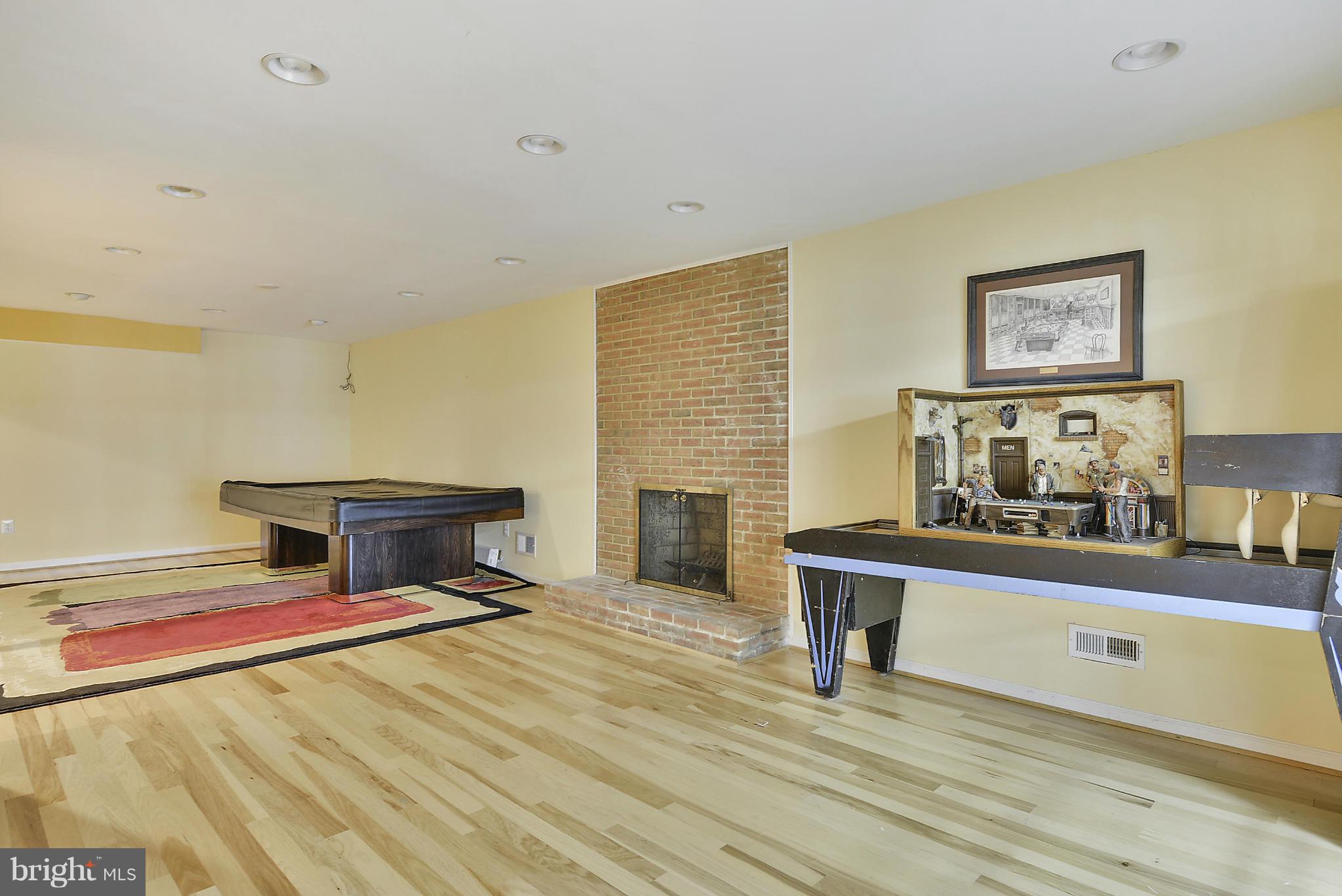 PT ROCKVILLE OUT RES - Residential