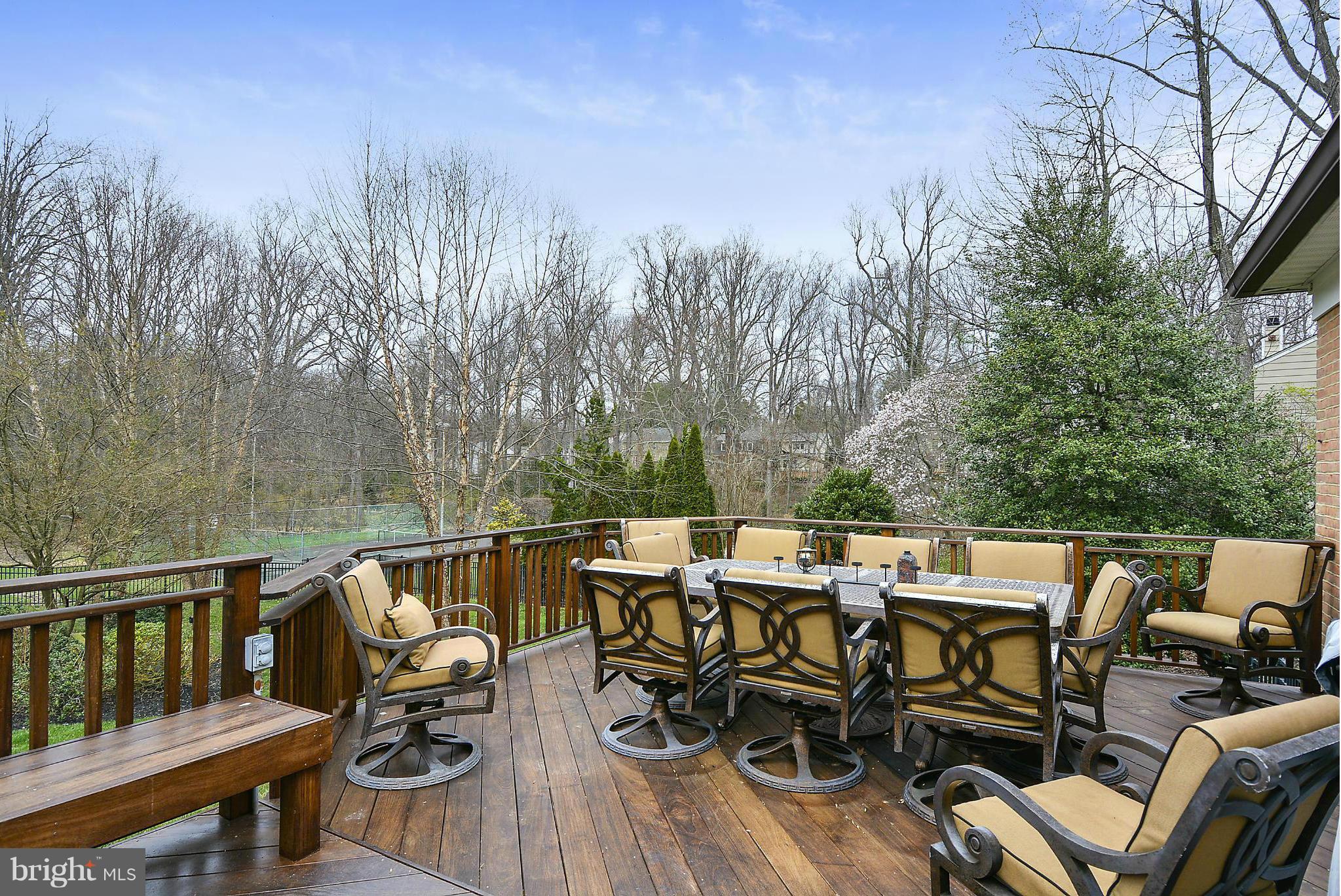 PT ROCKVILLE OUT RES - Residential