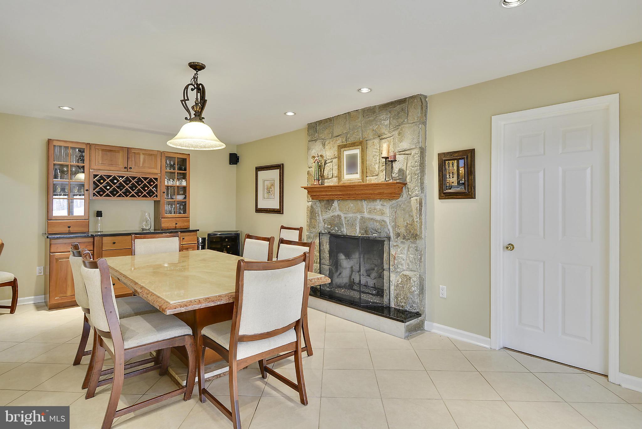 PT ROCKVILLE OUT RES - Residential