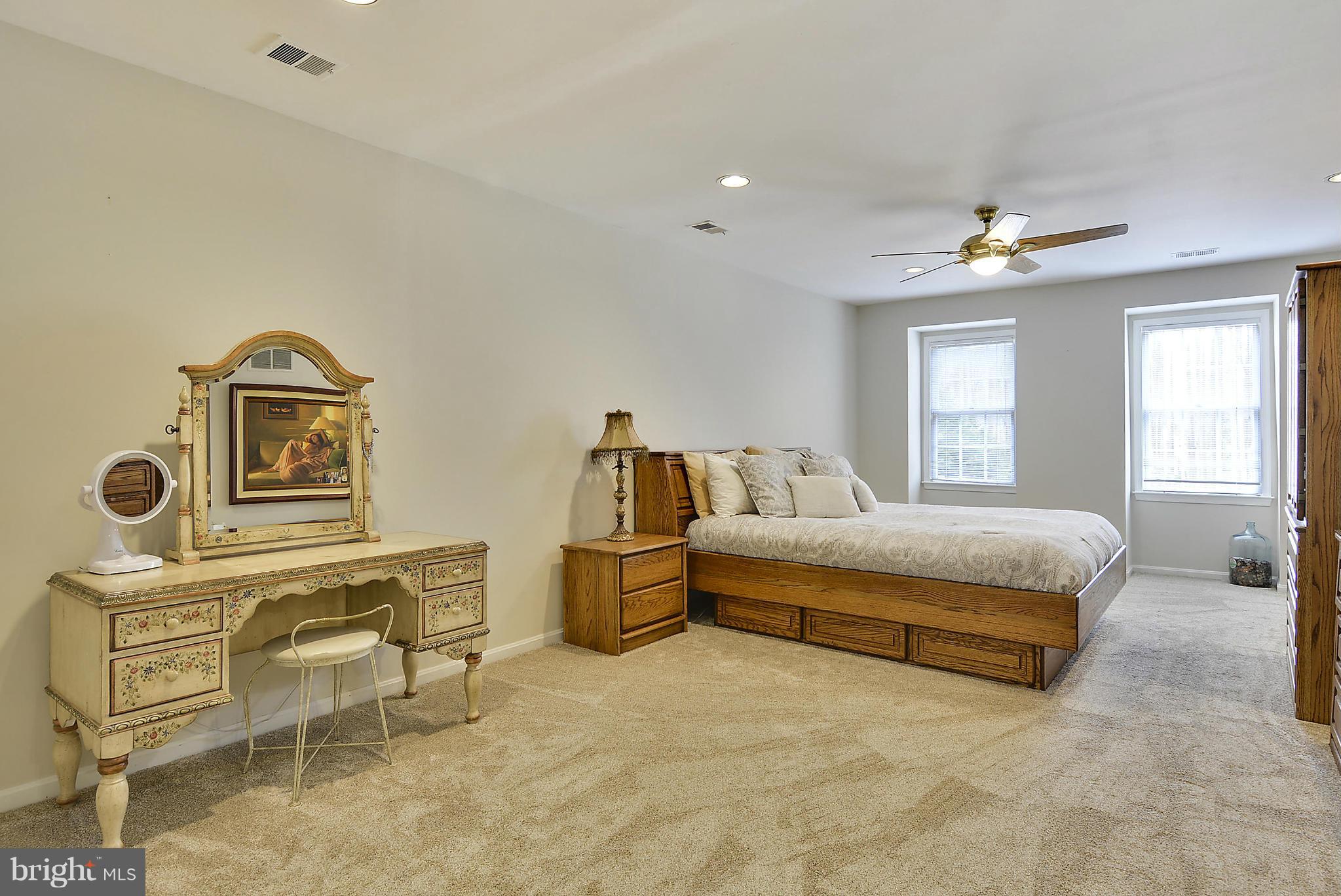 PT ROCKVILLE OUT RES - Residential