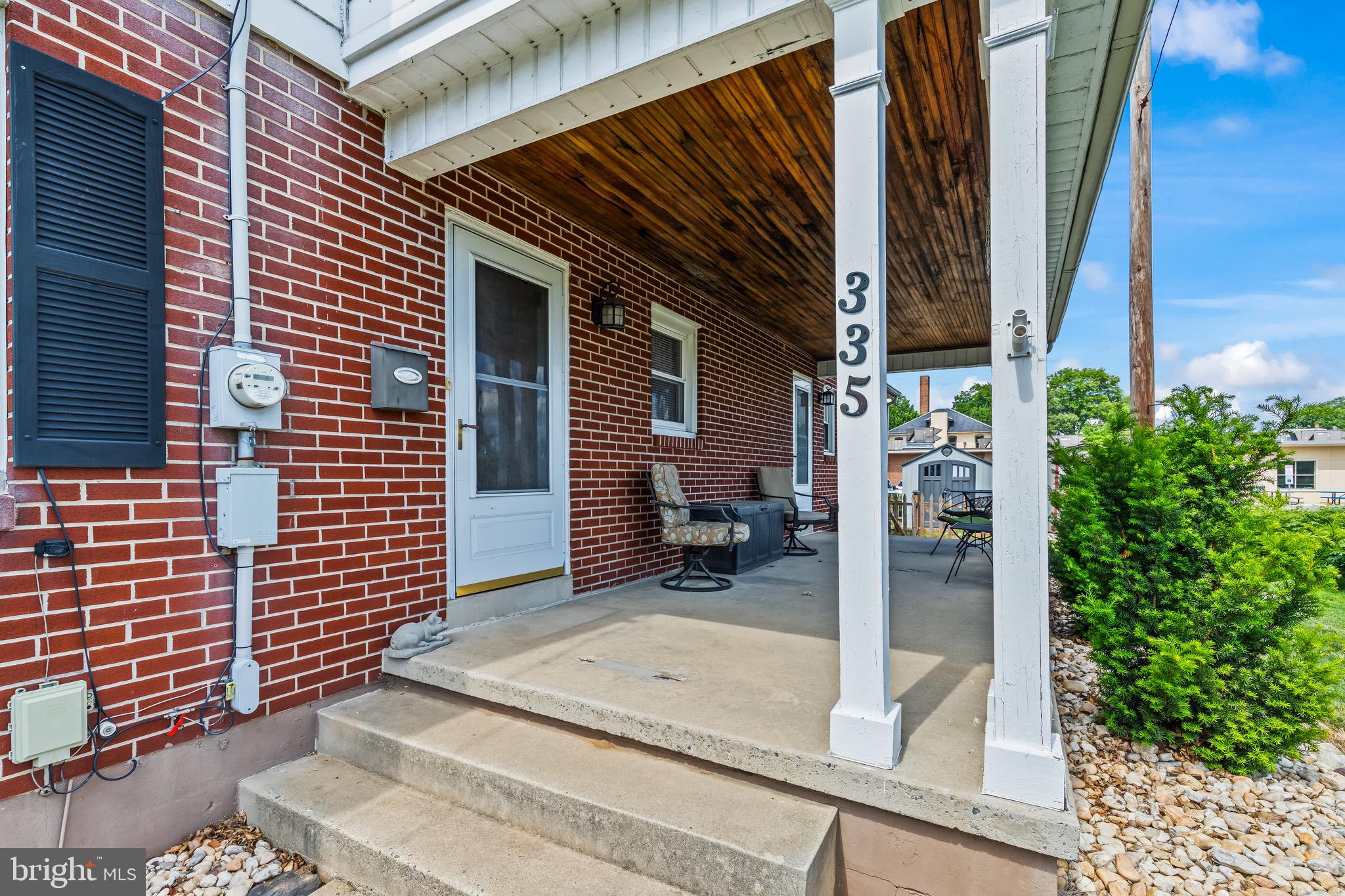 335 N 6TH STREET