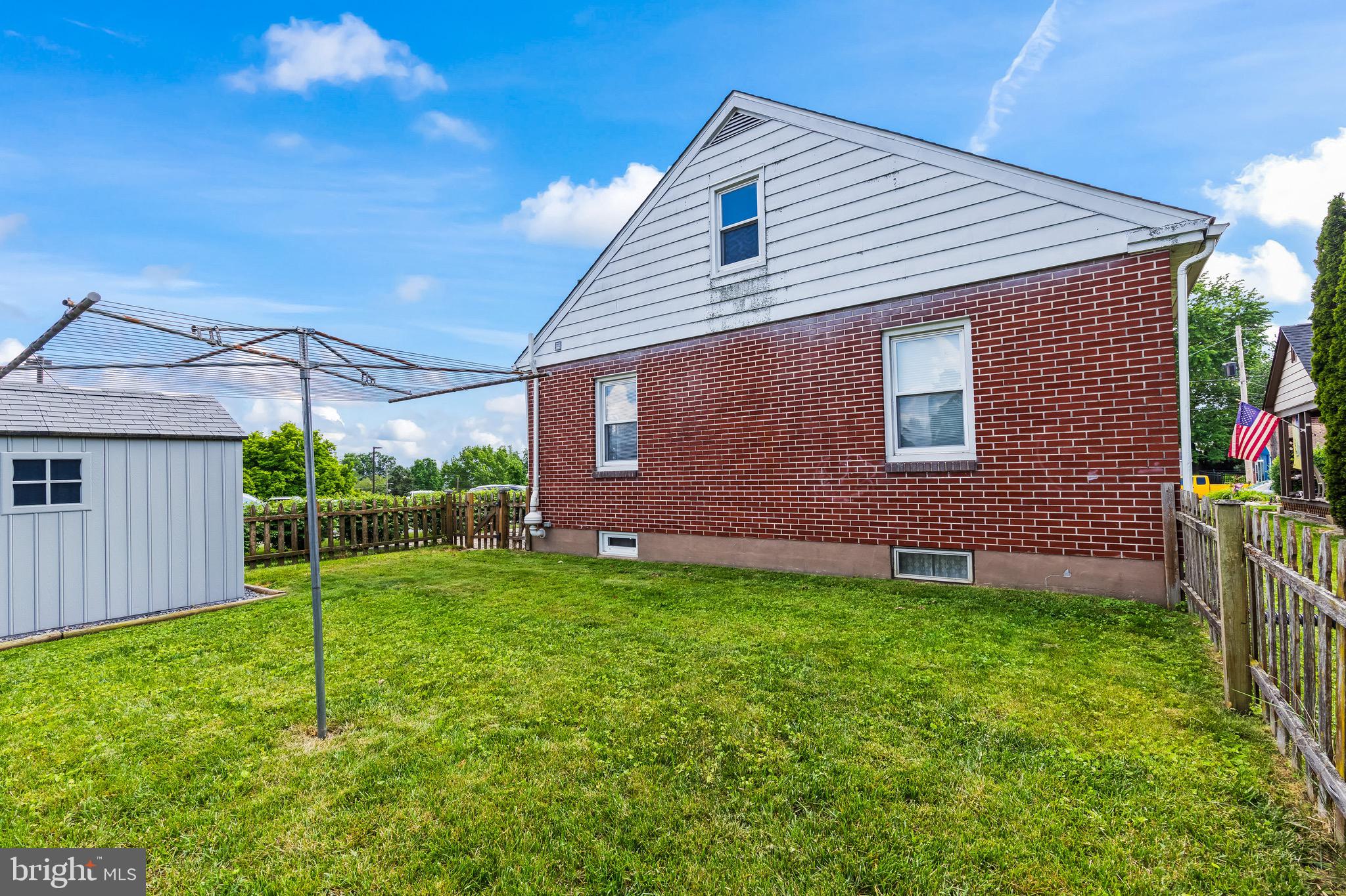 335 N 6TH STREET