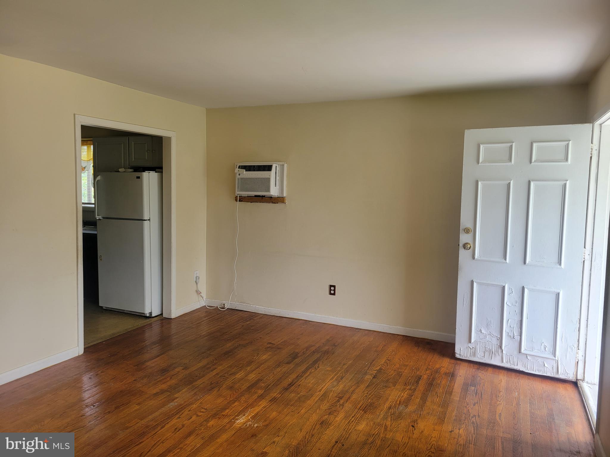 382 RONALD LANE