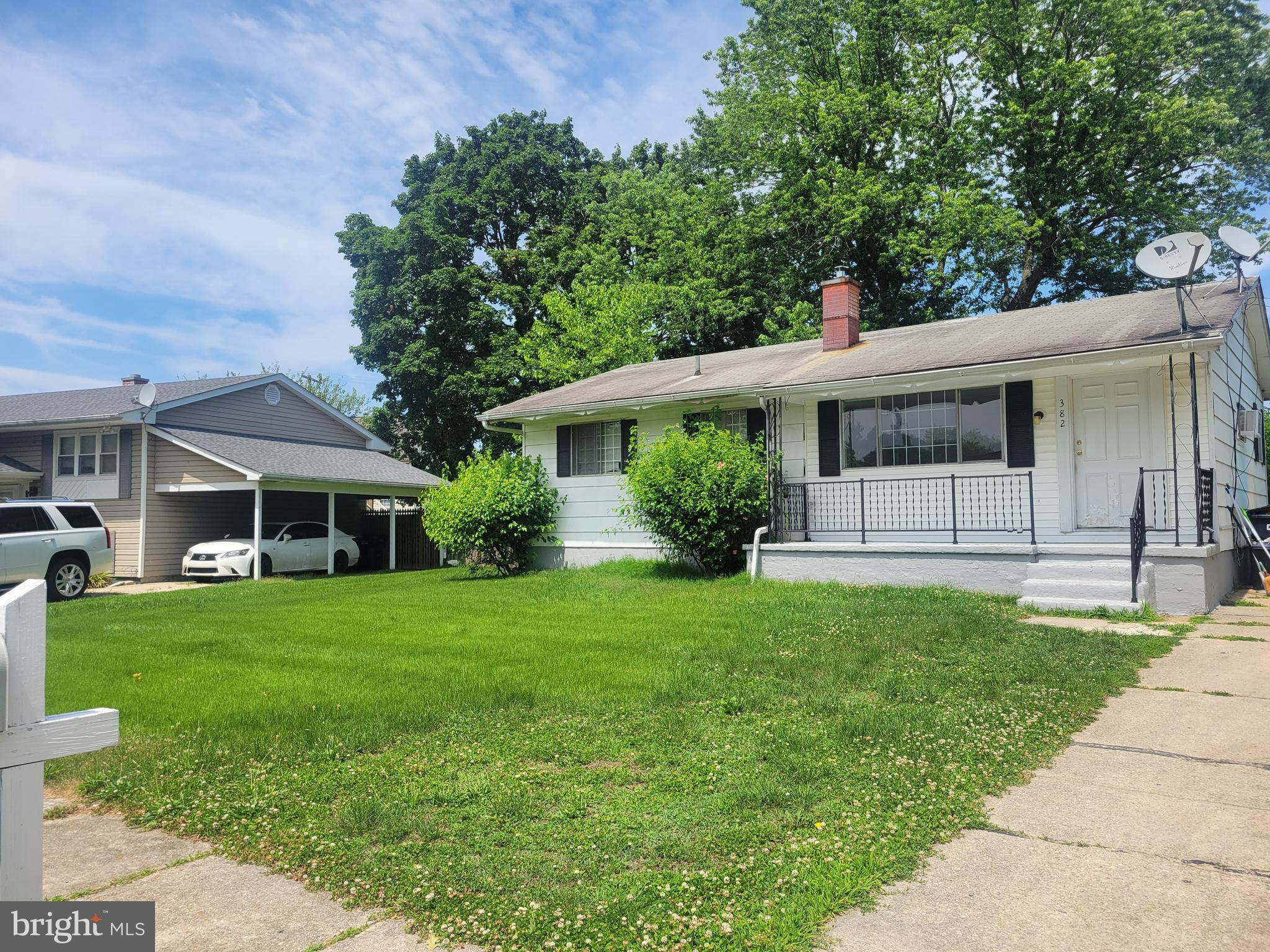 382 RONALD LANE