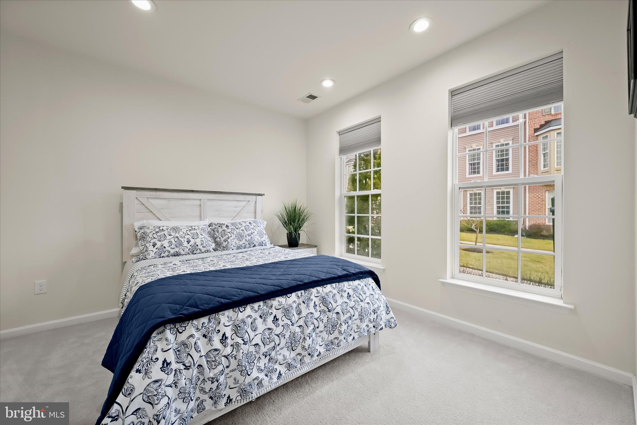 PINEY ORCHARD - Residential