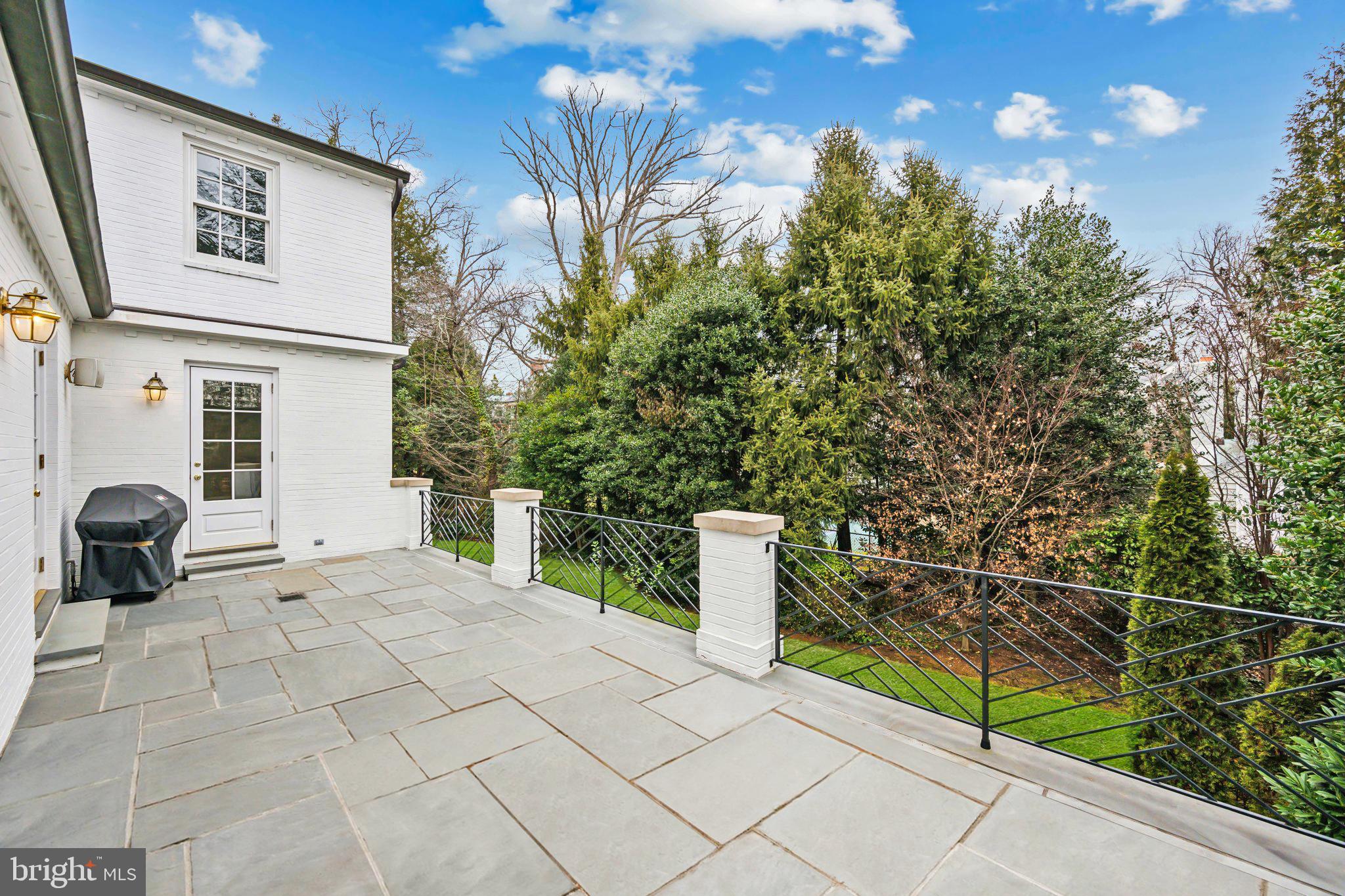 KENWOOD - Residential