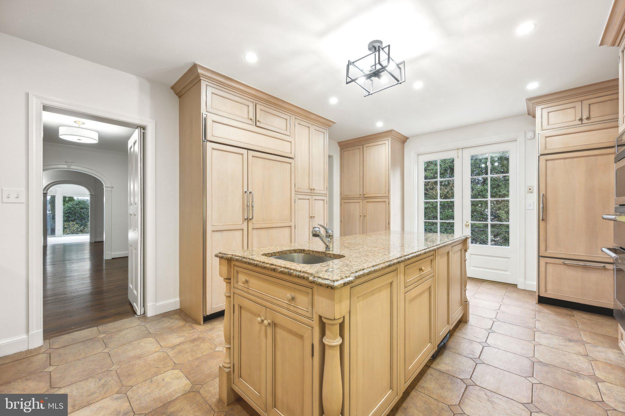 KENWOOD - Residential