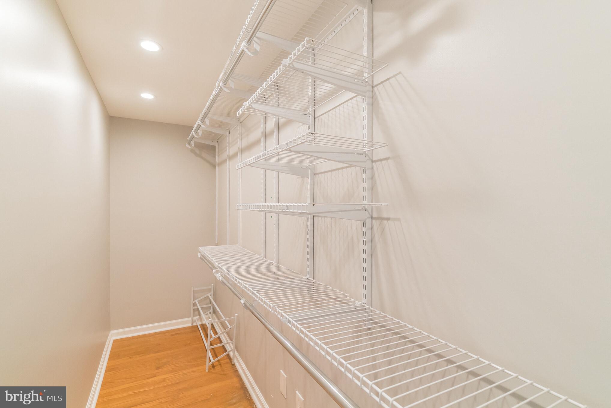 WEIRWOOD - Residential