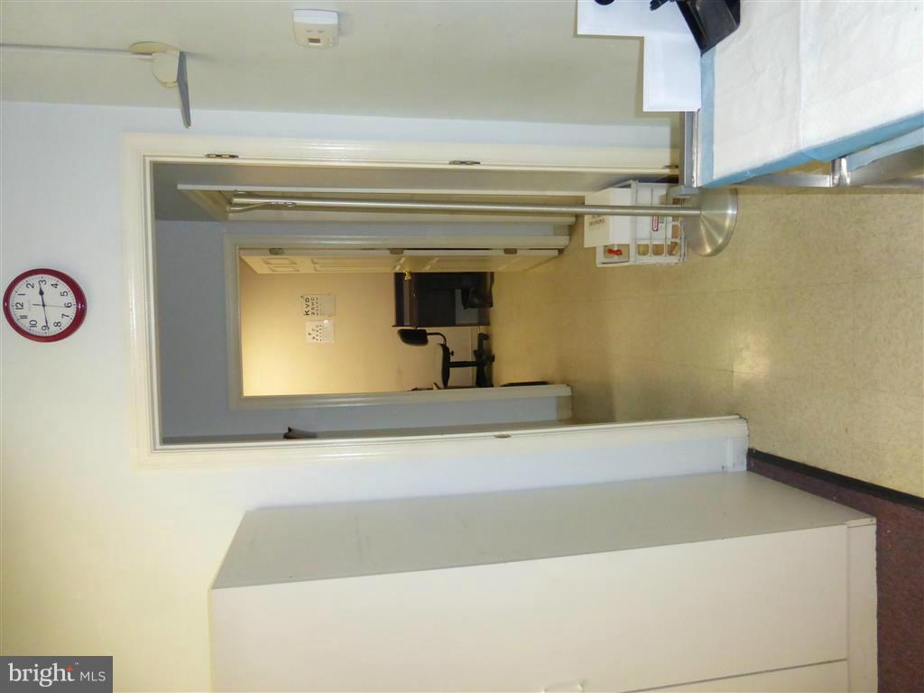 ABERDEEN HILLS - Commercial Lease