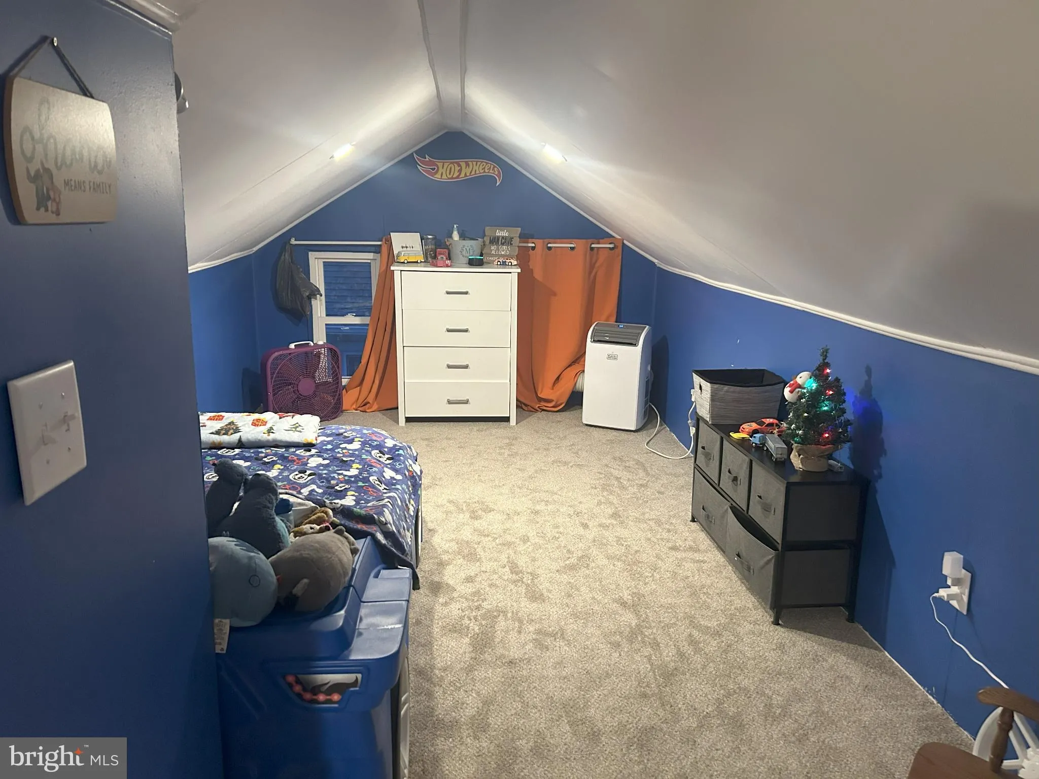 Akron, Pennsylvania 17501, United States, 6 Bedrooms Bedrooms, ,Residential,Coming Soon,226046