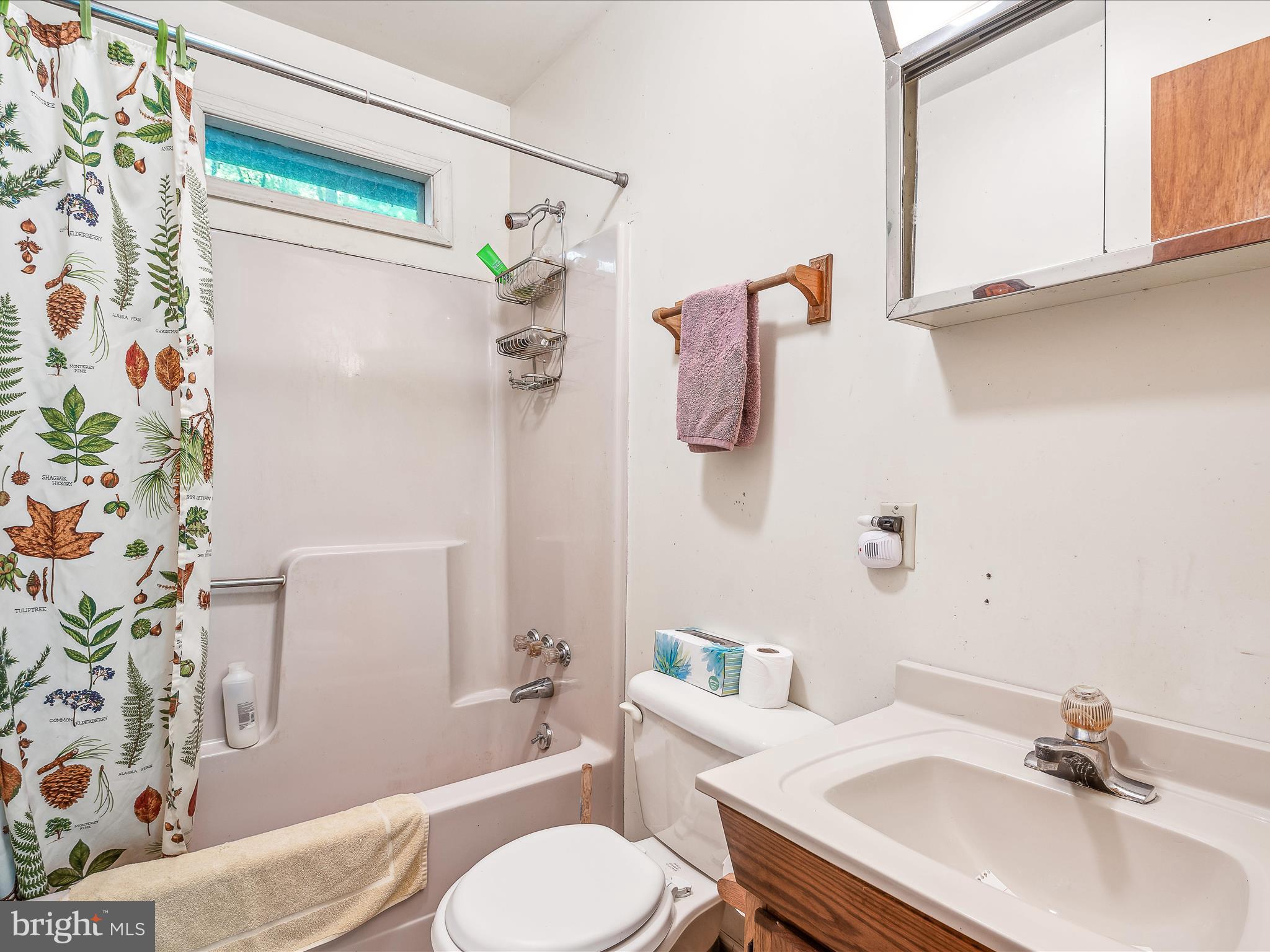 BRIARY BOTTOM - Residential