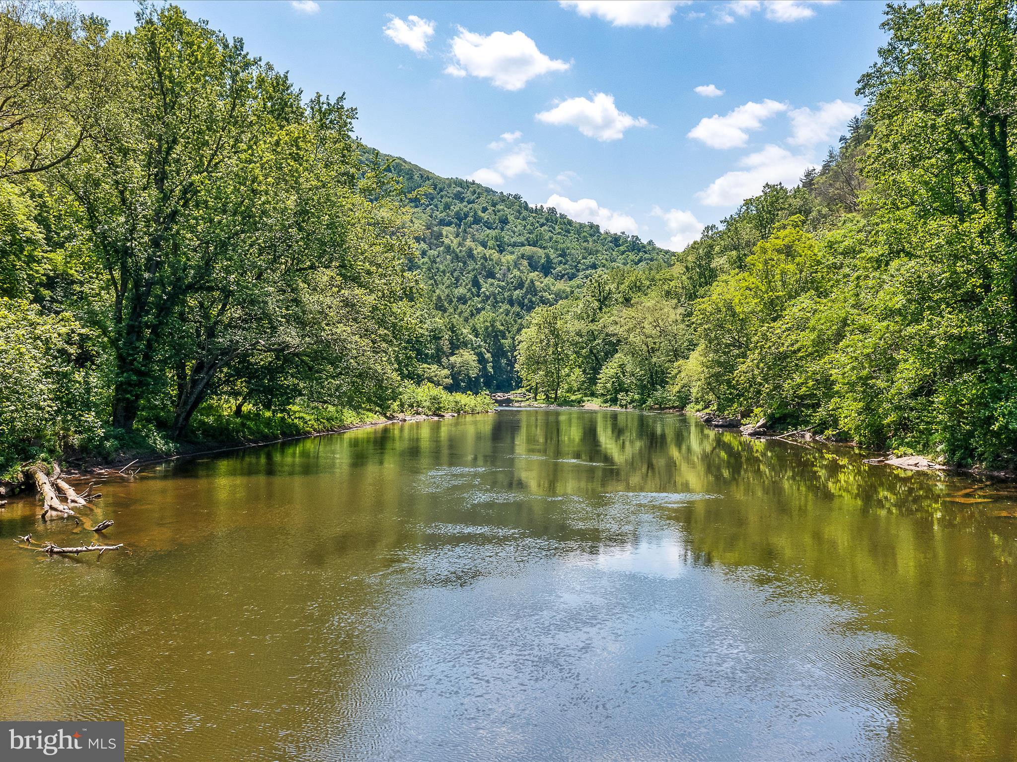 BRIARY BOTTOM - Residential