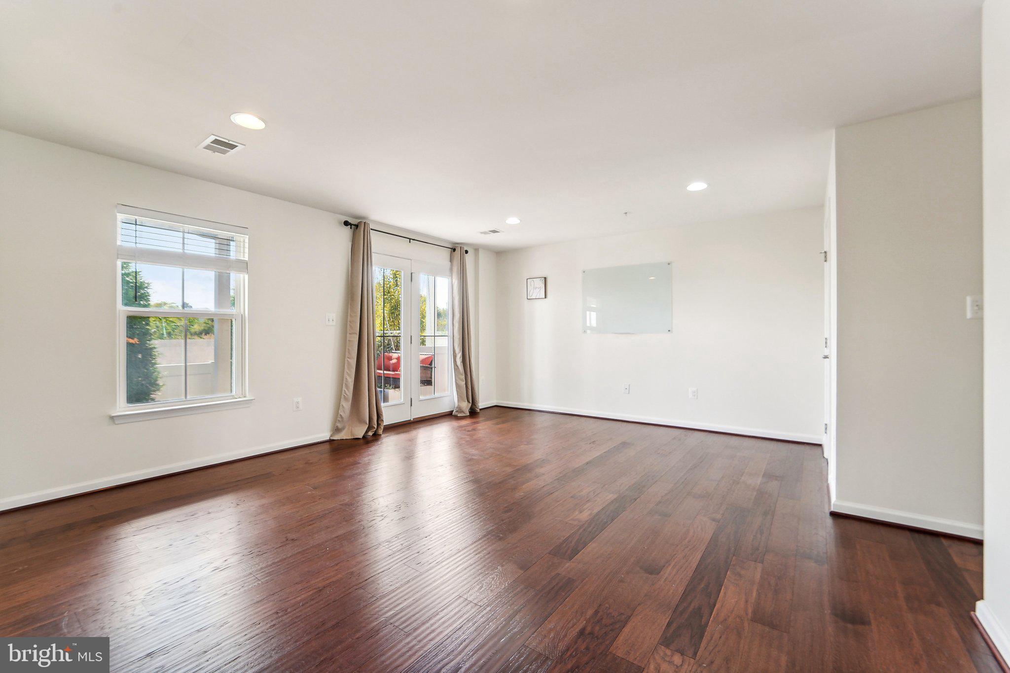 SHELTERED HARBOR - Residential