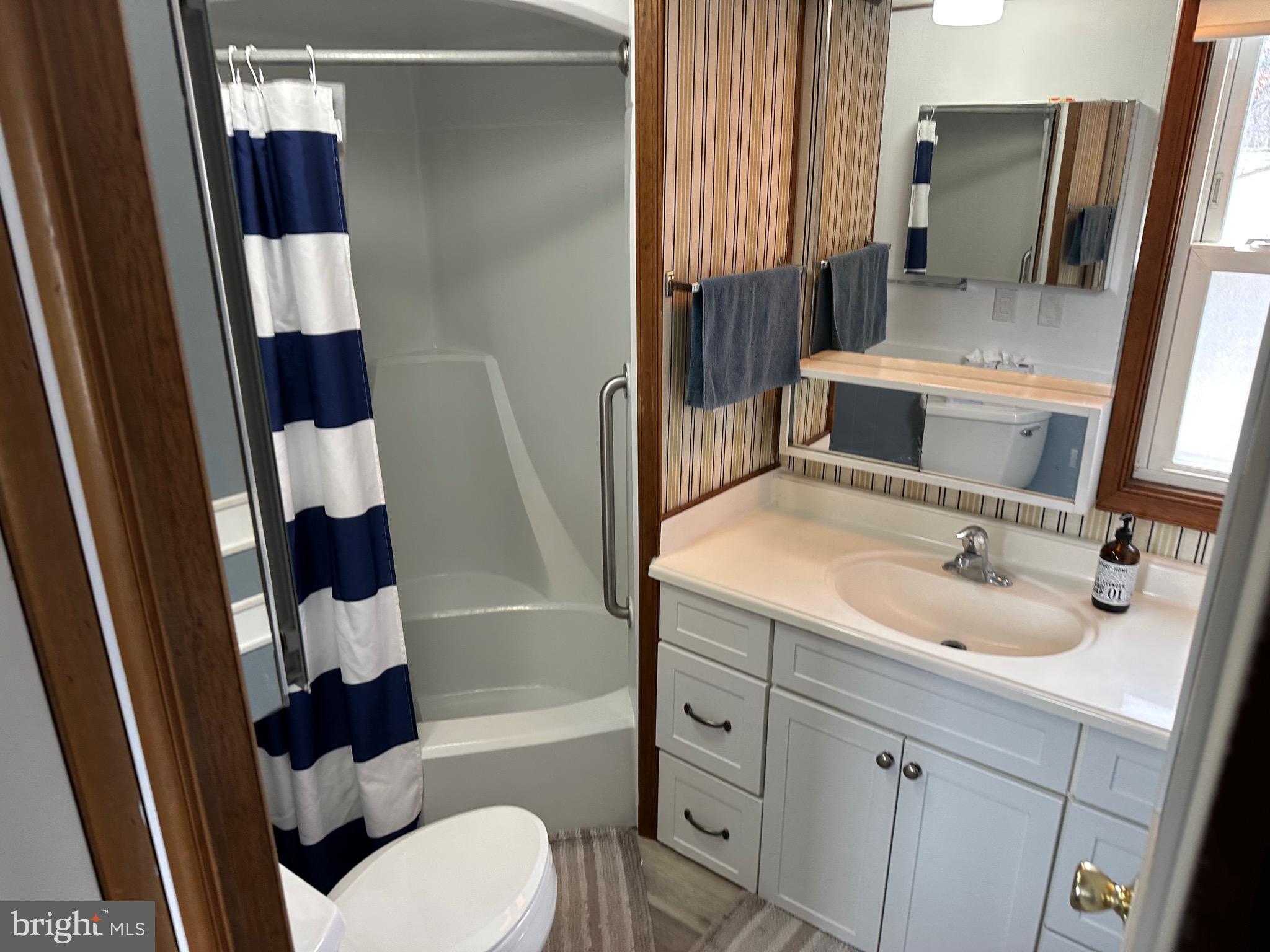 MELODYLAKESCNTRYCLUB - Residential