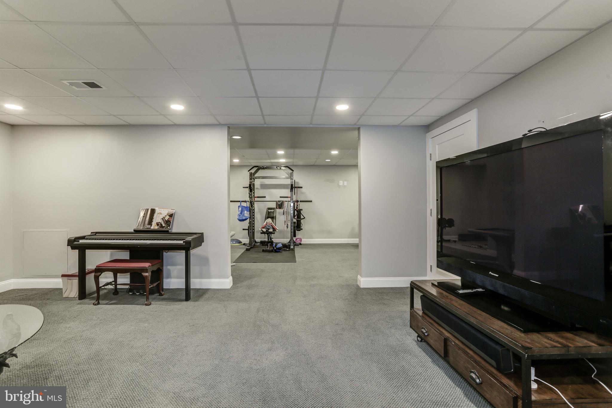 VALLEY HILLS - Residential