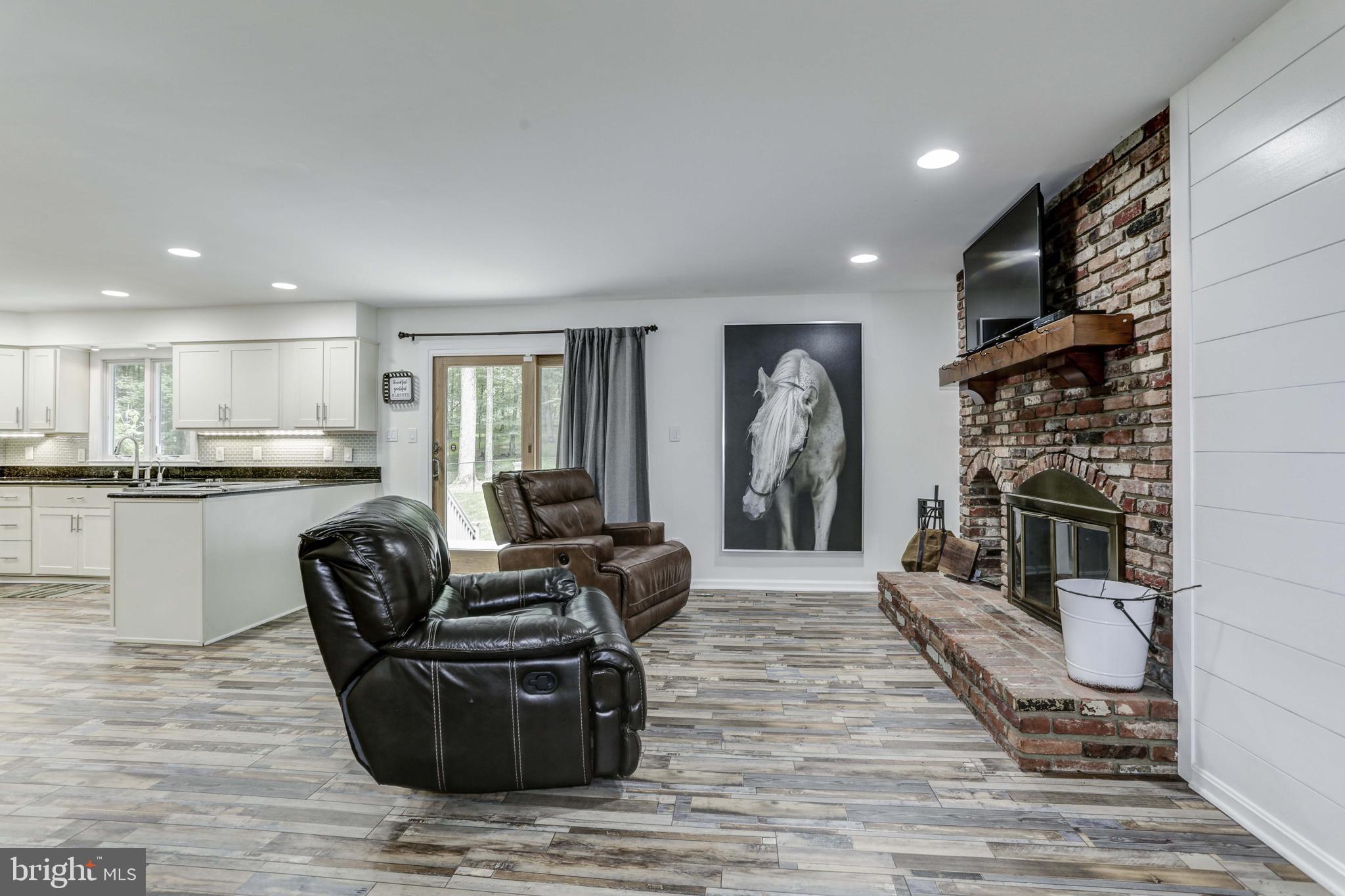 VALLEY HILLS - Residential