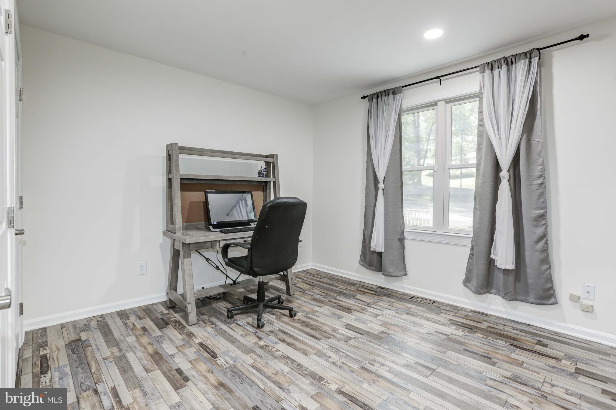 VALLEY HILLS - Residential