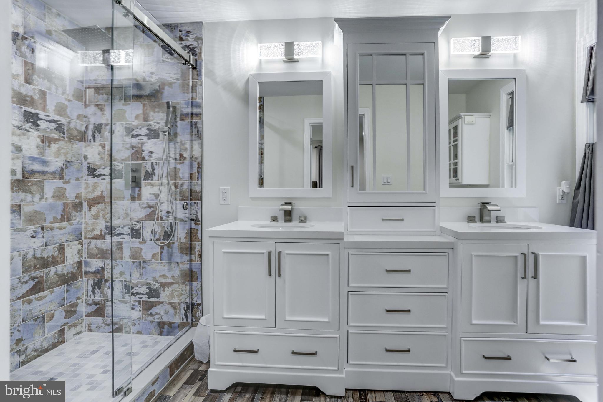 VALLEY HILLS - Residential