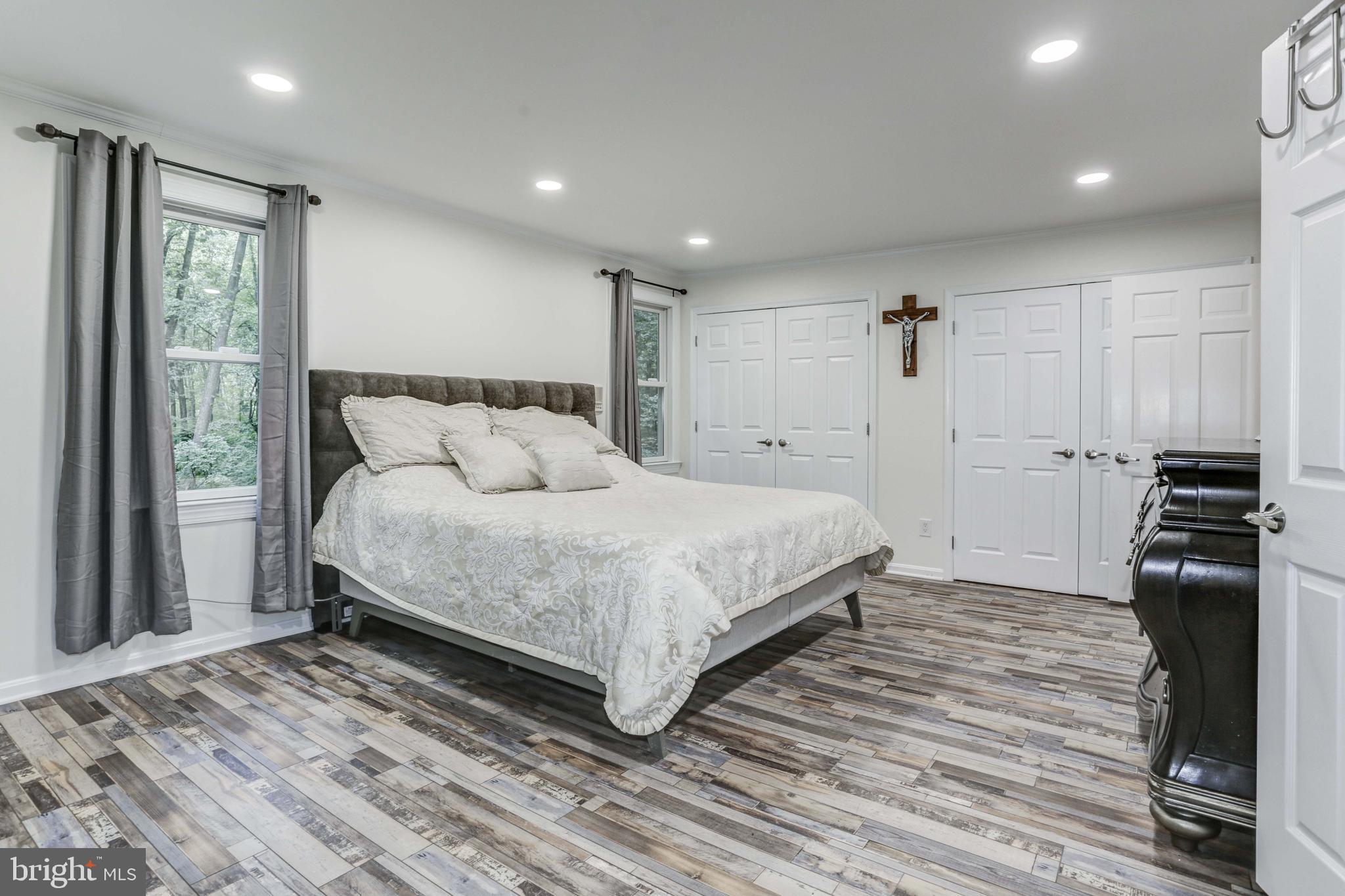 VALLEY HILLS - Residential