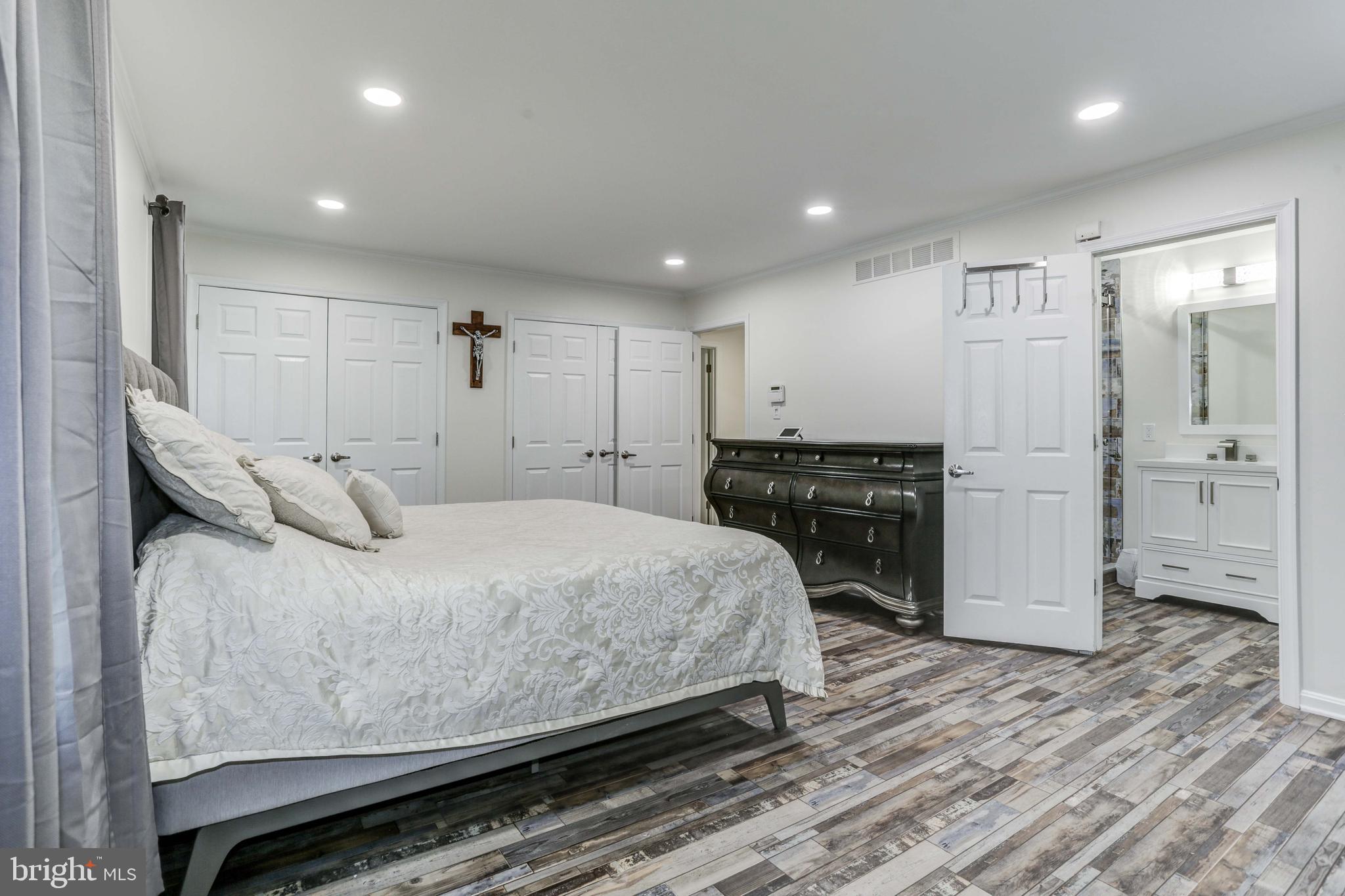 VALLEY HILLS - Residential