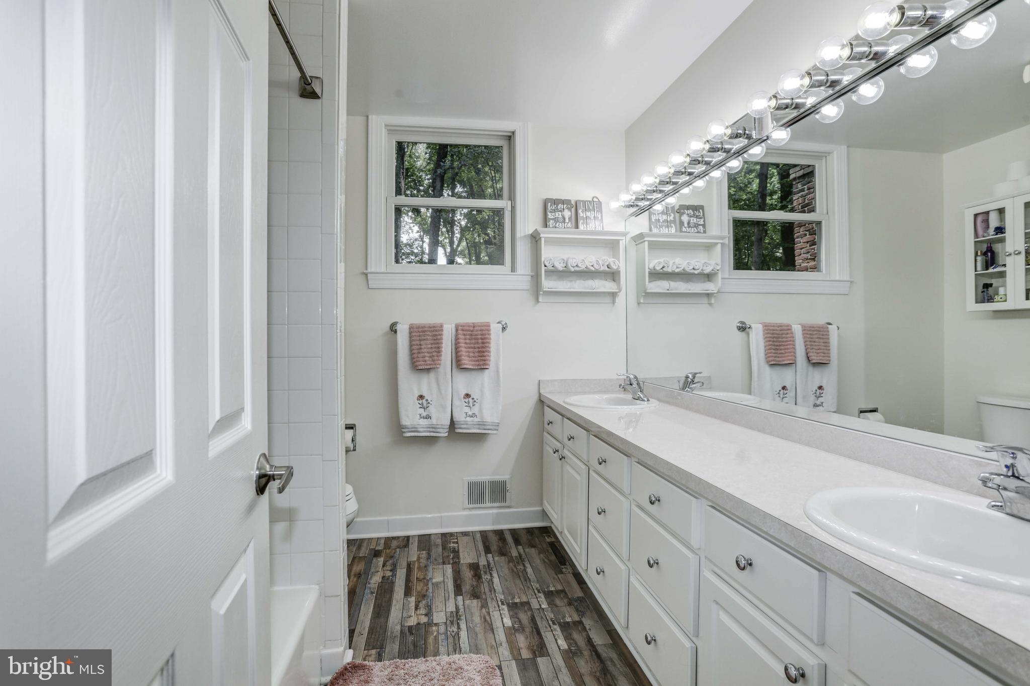 VALLEY HILLS - Residential