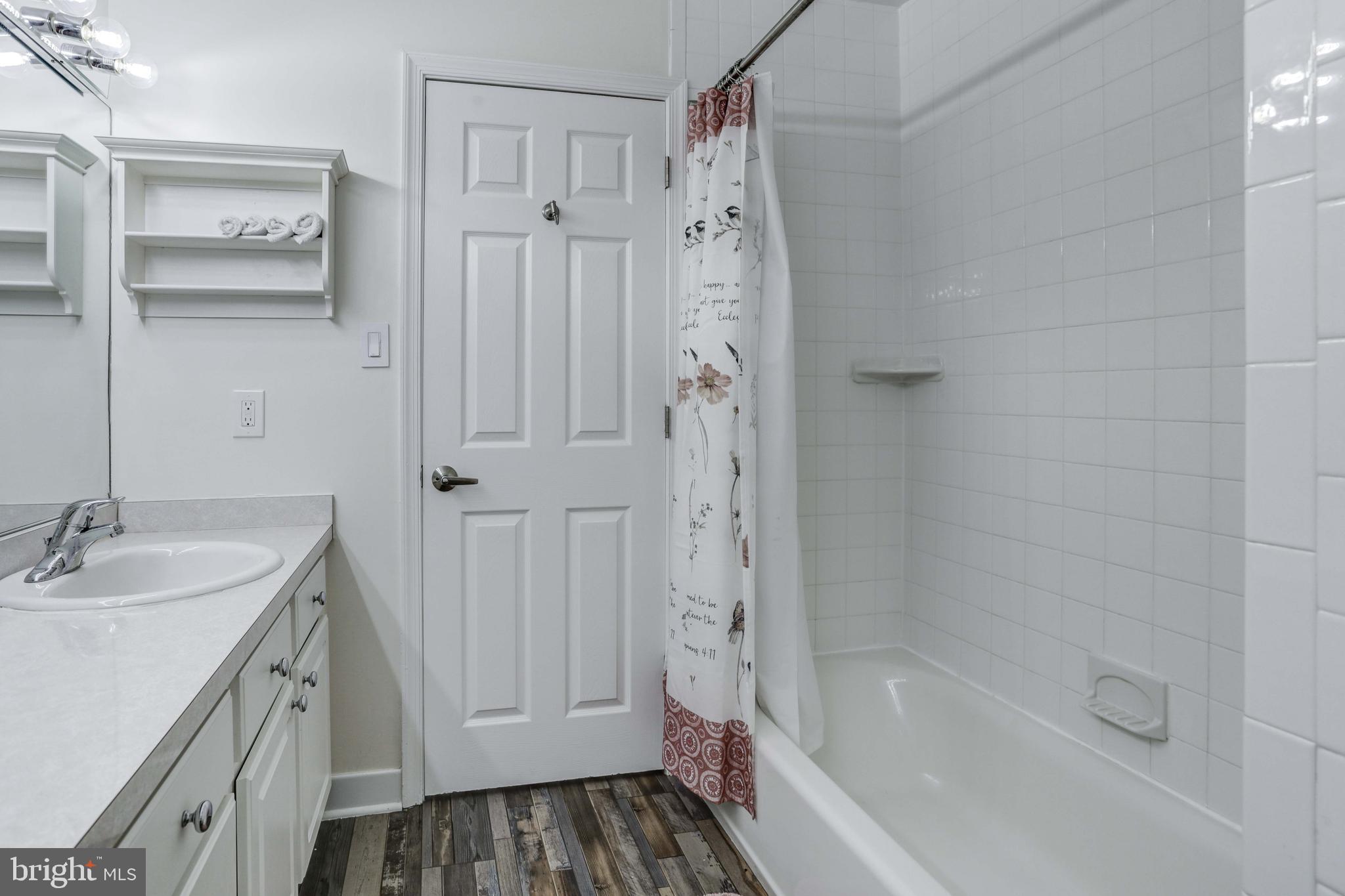 VALLEY HILLS - Residential