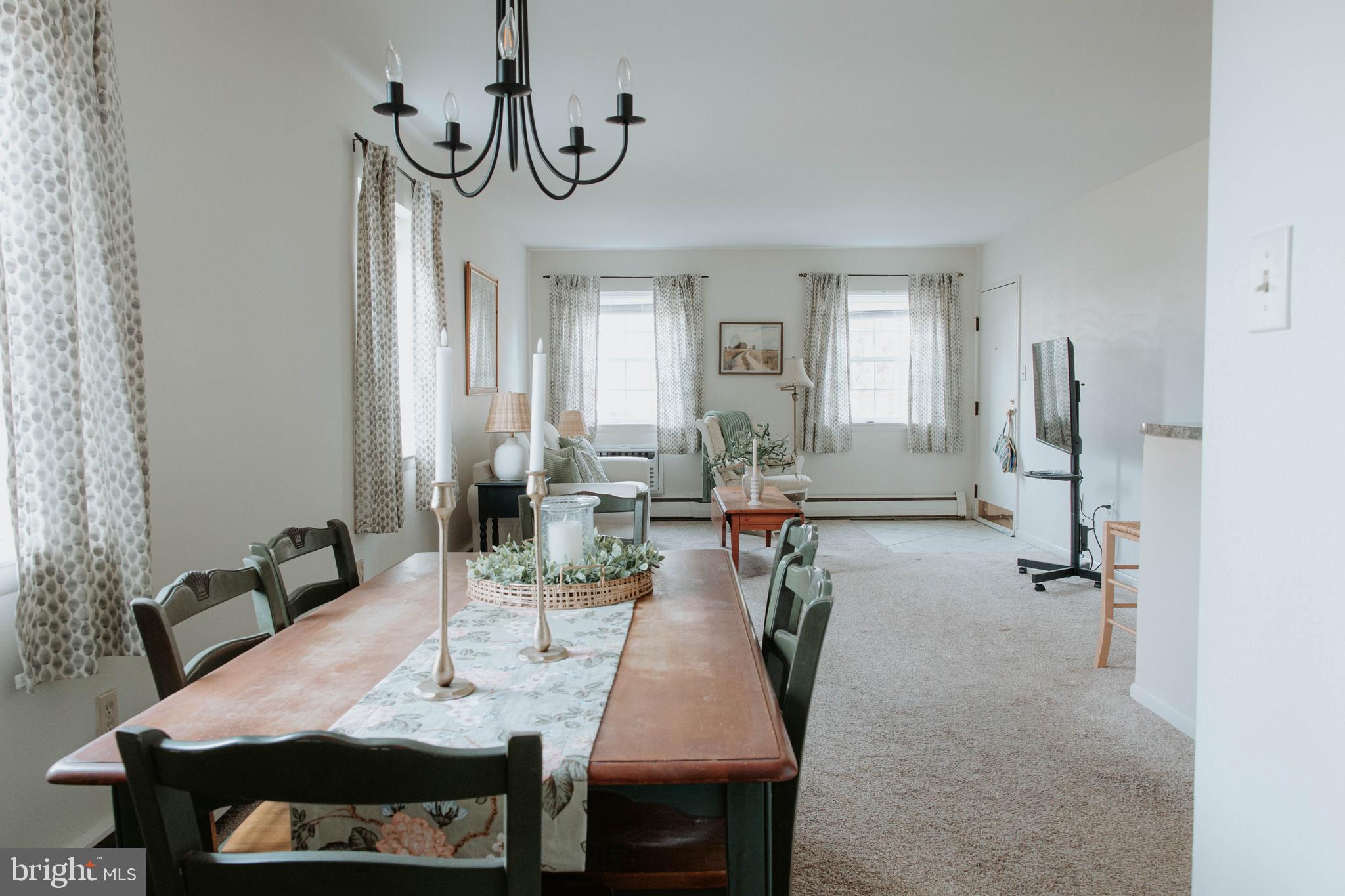 ASTON ARMS - Residential