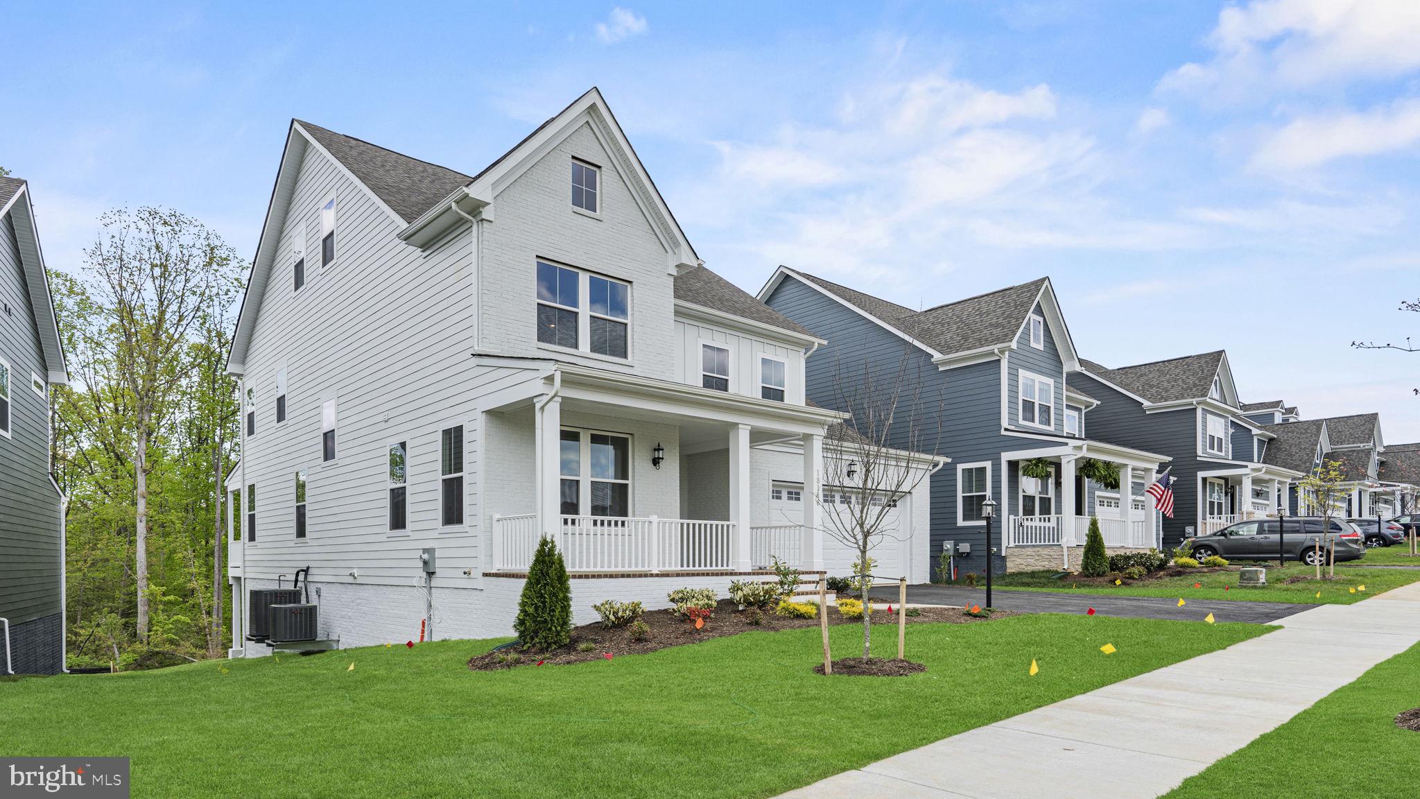 WOODS OVERLOOK AT POTOMAC SHORES - Residential