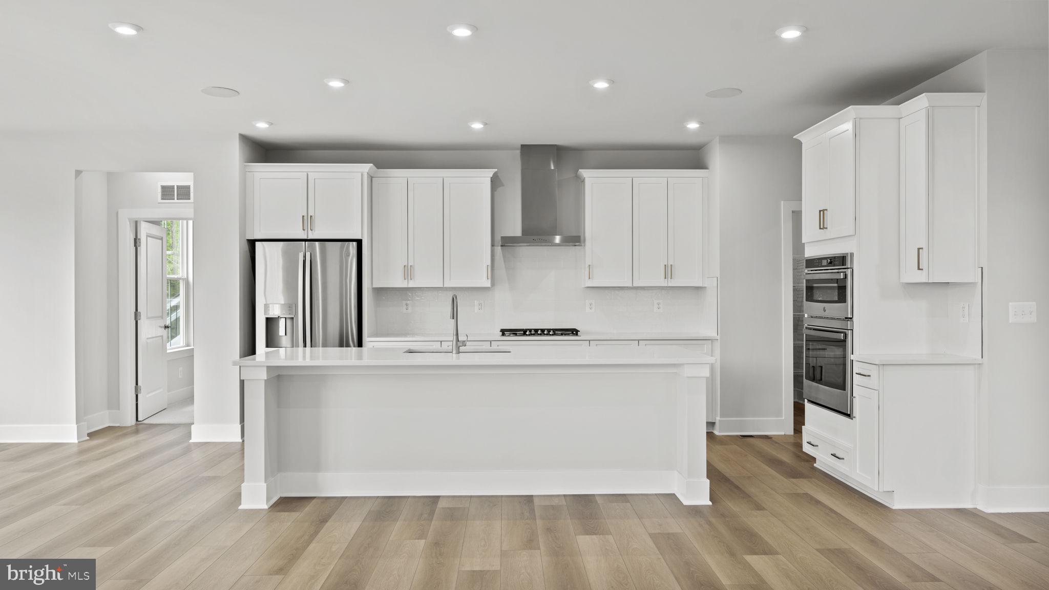 WOODS OVERLOOK AT POTOMAC SHORES - Residential