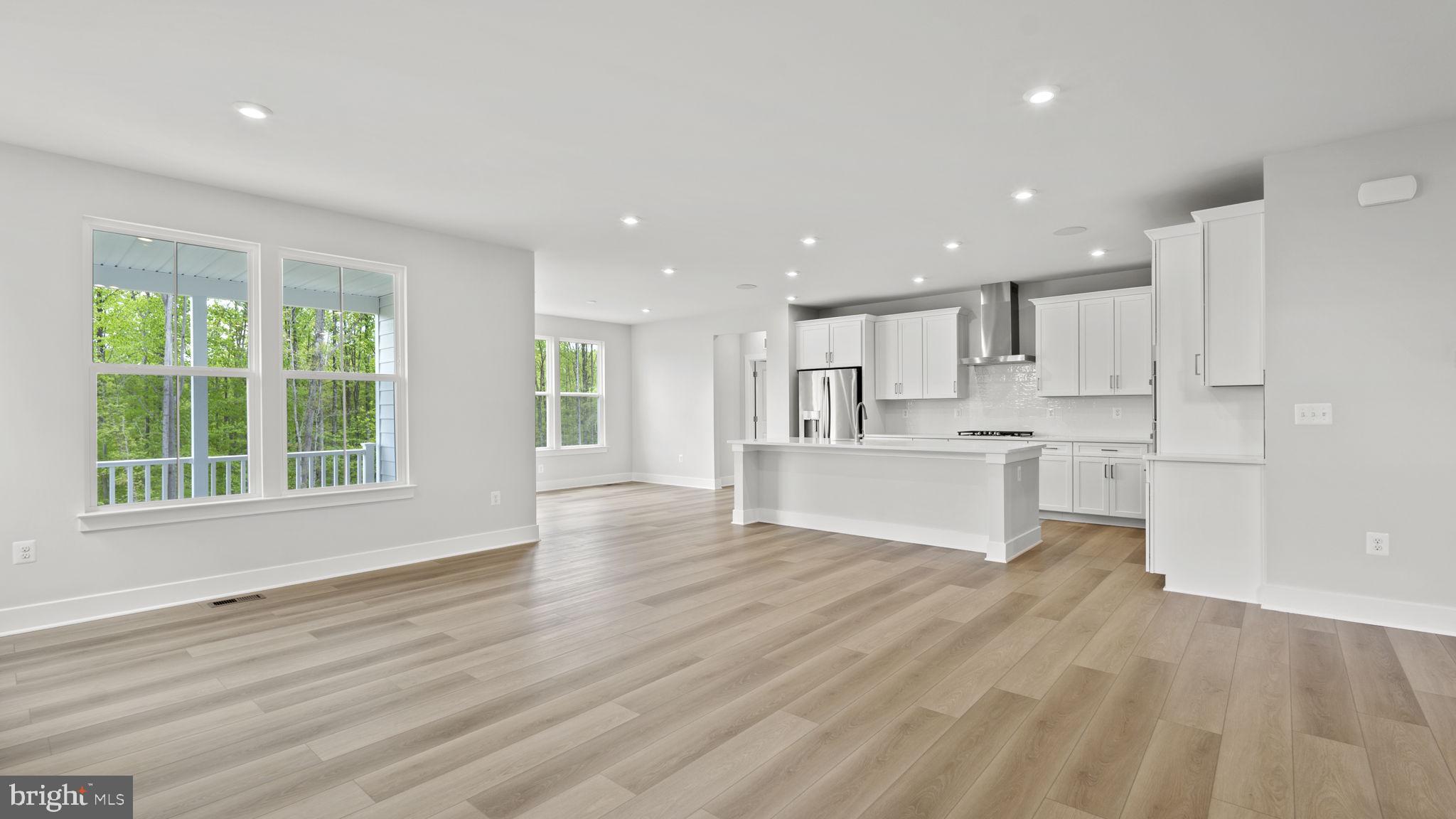 WOODS OVERLOOK AT POTOMAC SHORES - Residential