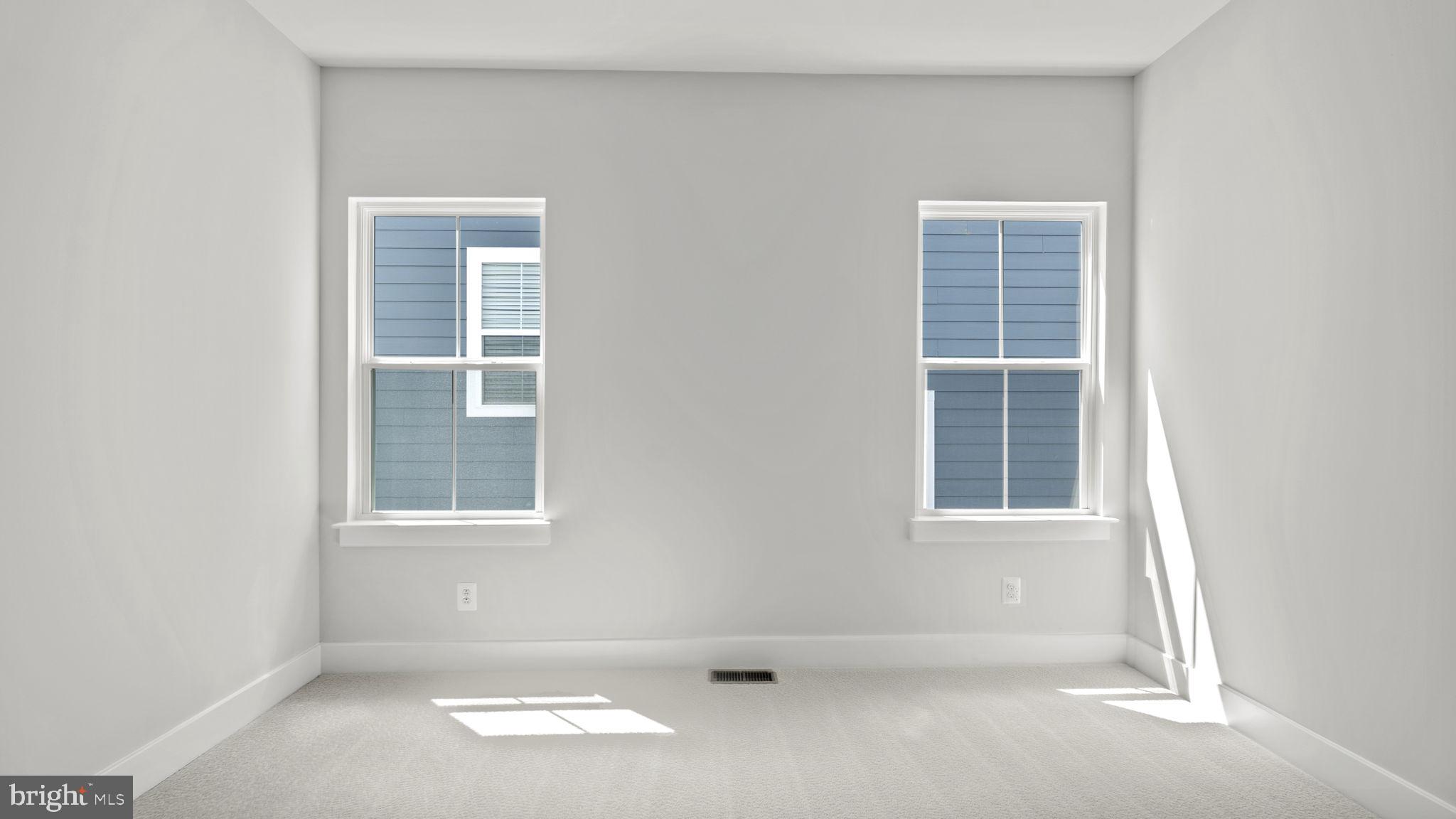 WOODS OVERLOOK AT POTOMAC SHORES - Residential