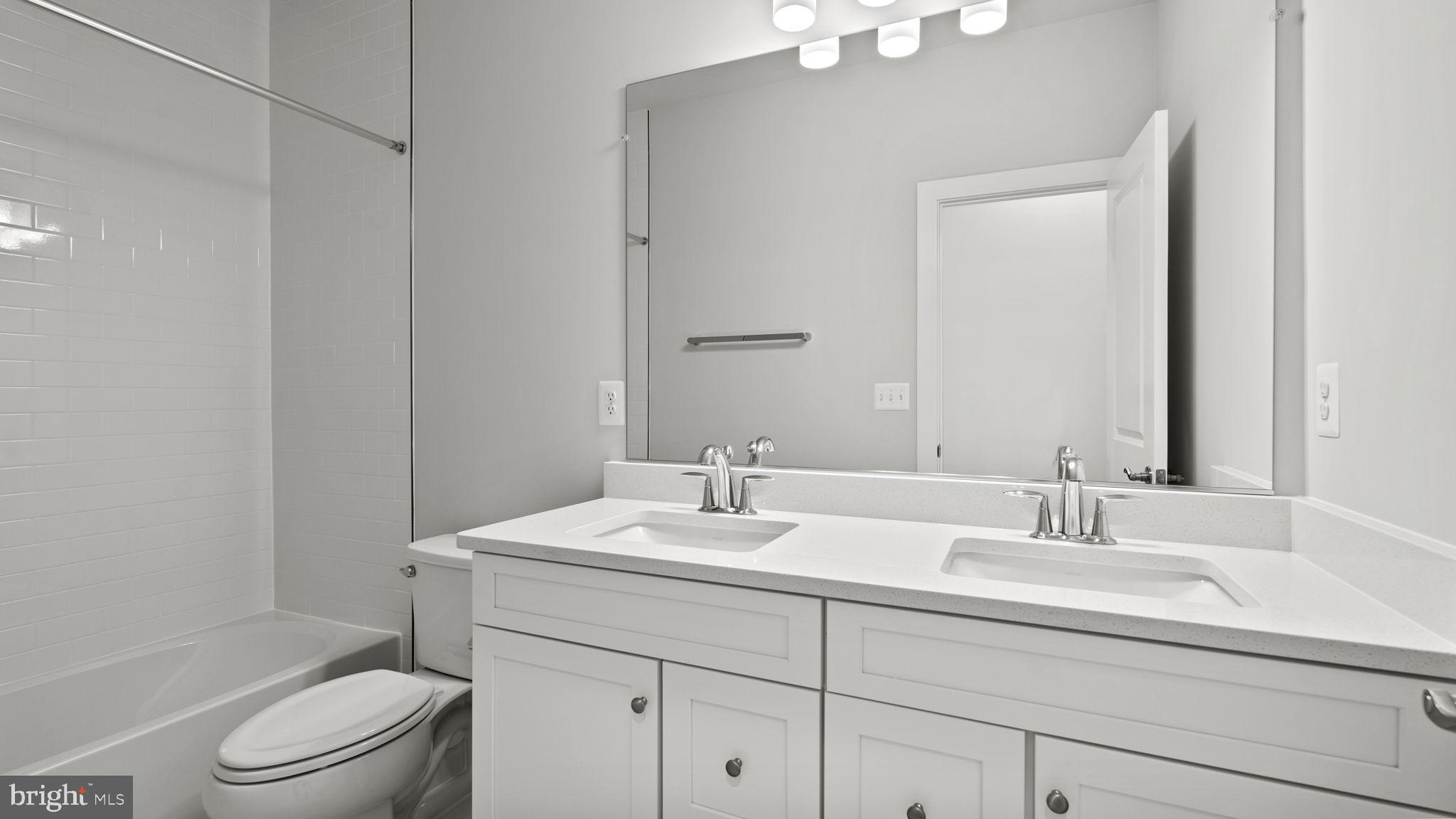 WOODS OVERLOOK AT POTOMAC SHORES - Residential