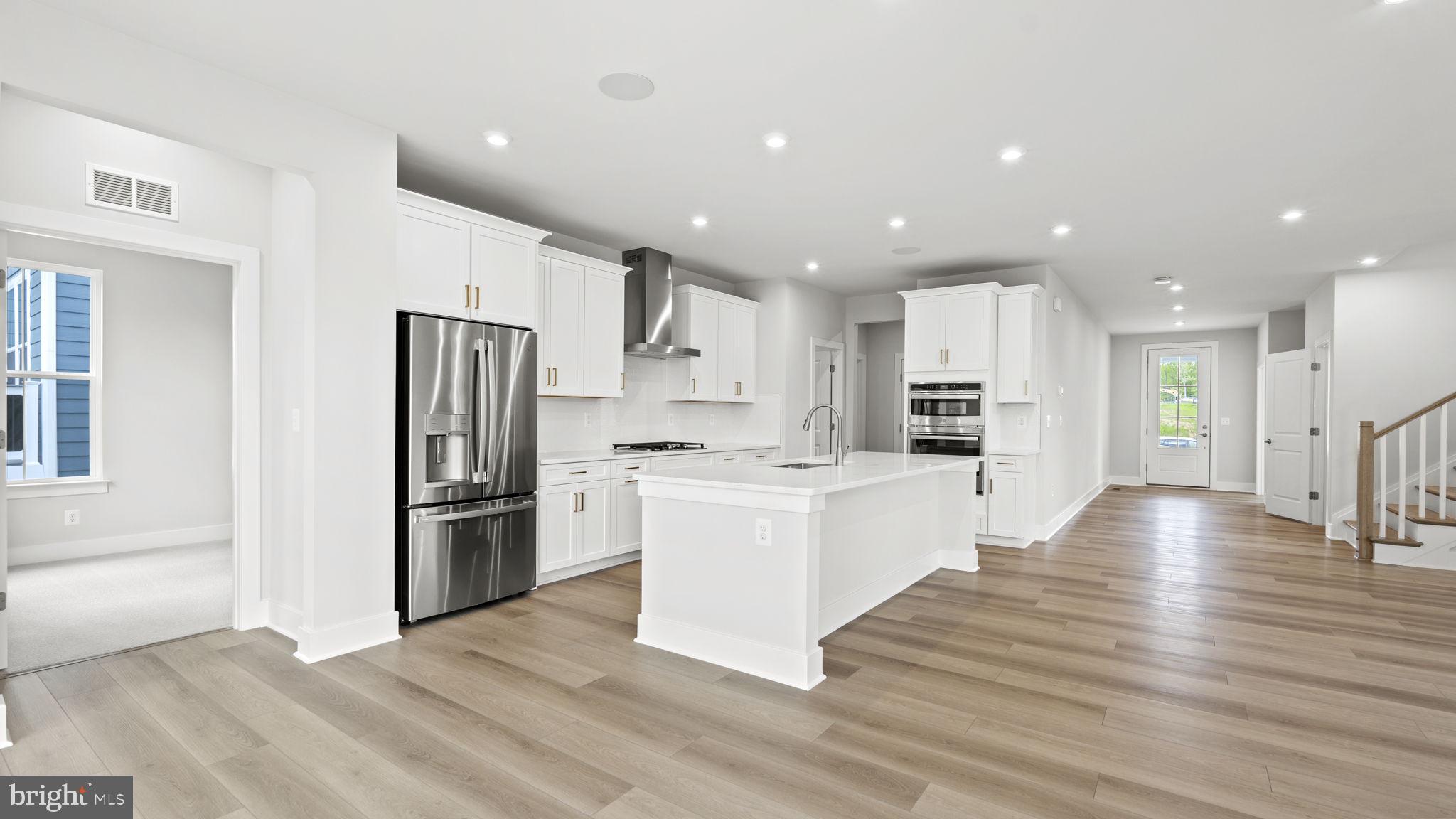 WOODS OVERLOOK AT POTOMAC SHORES - Residential