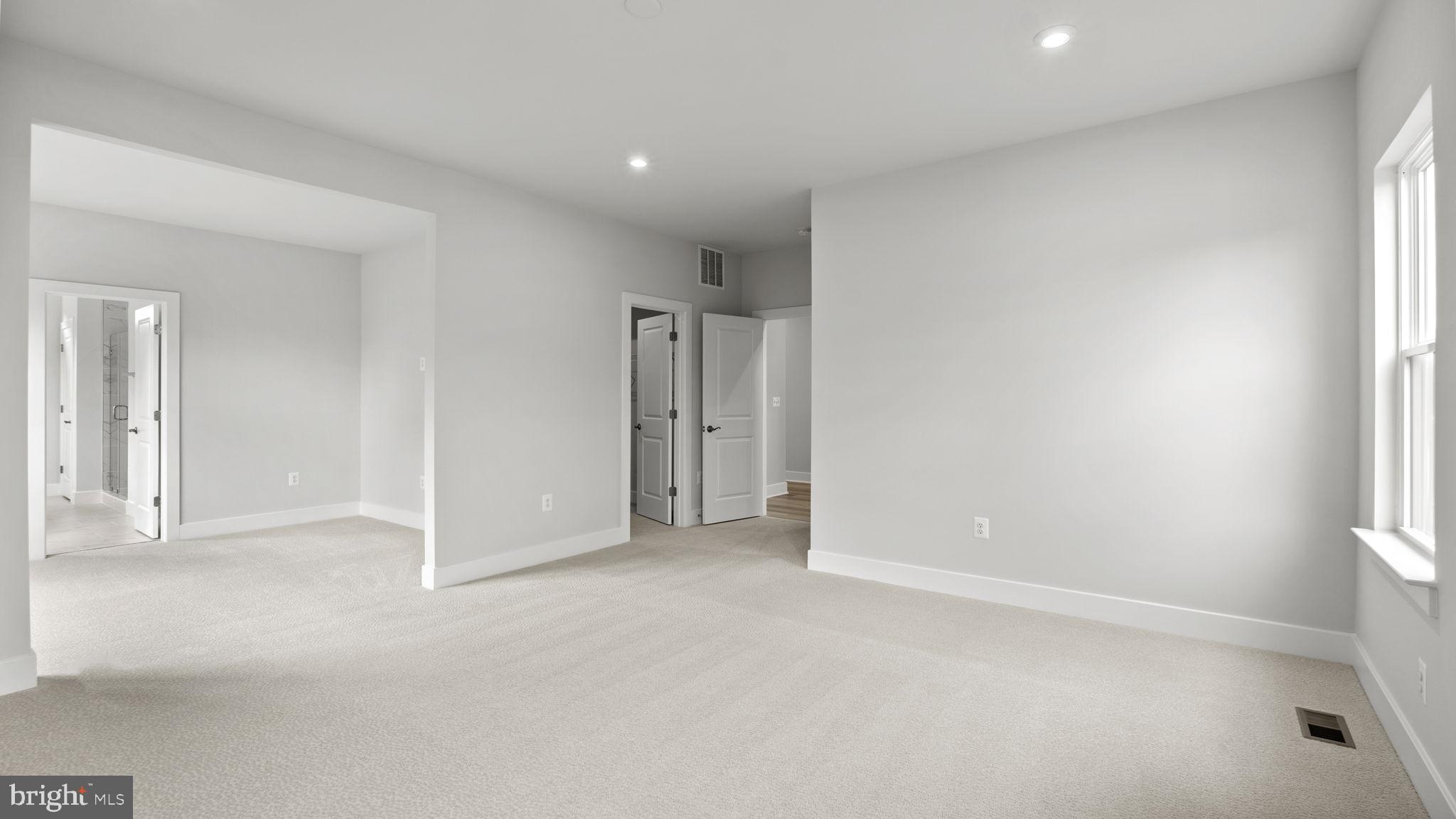 WOODS OVERLOOK AT POTOMAC SHORES - Residential