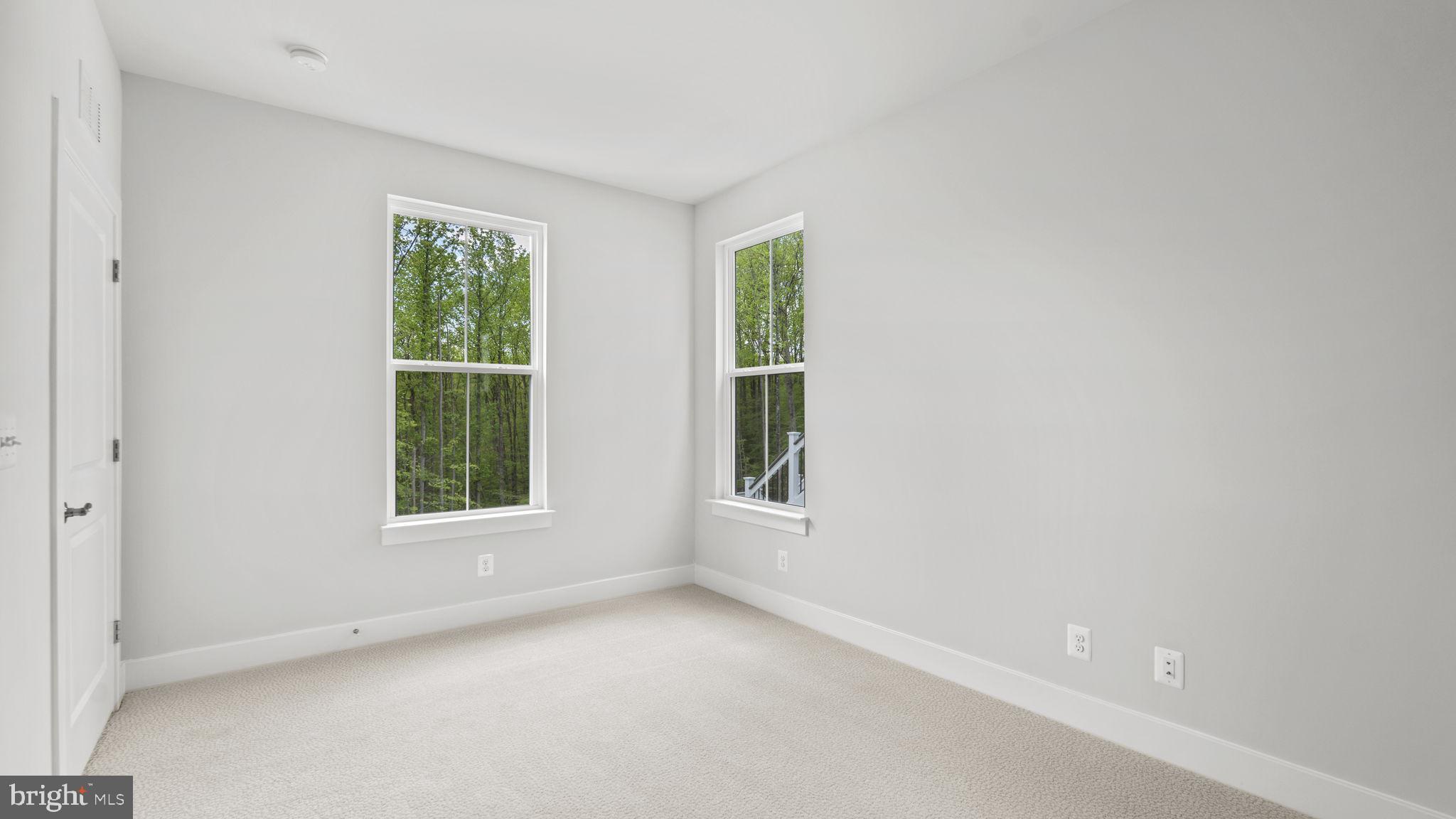 WOODS OVERLOOK AT POTOMAC SHORES - Residential